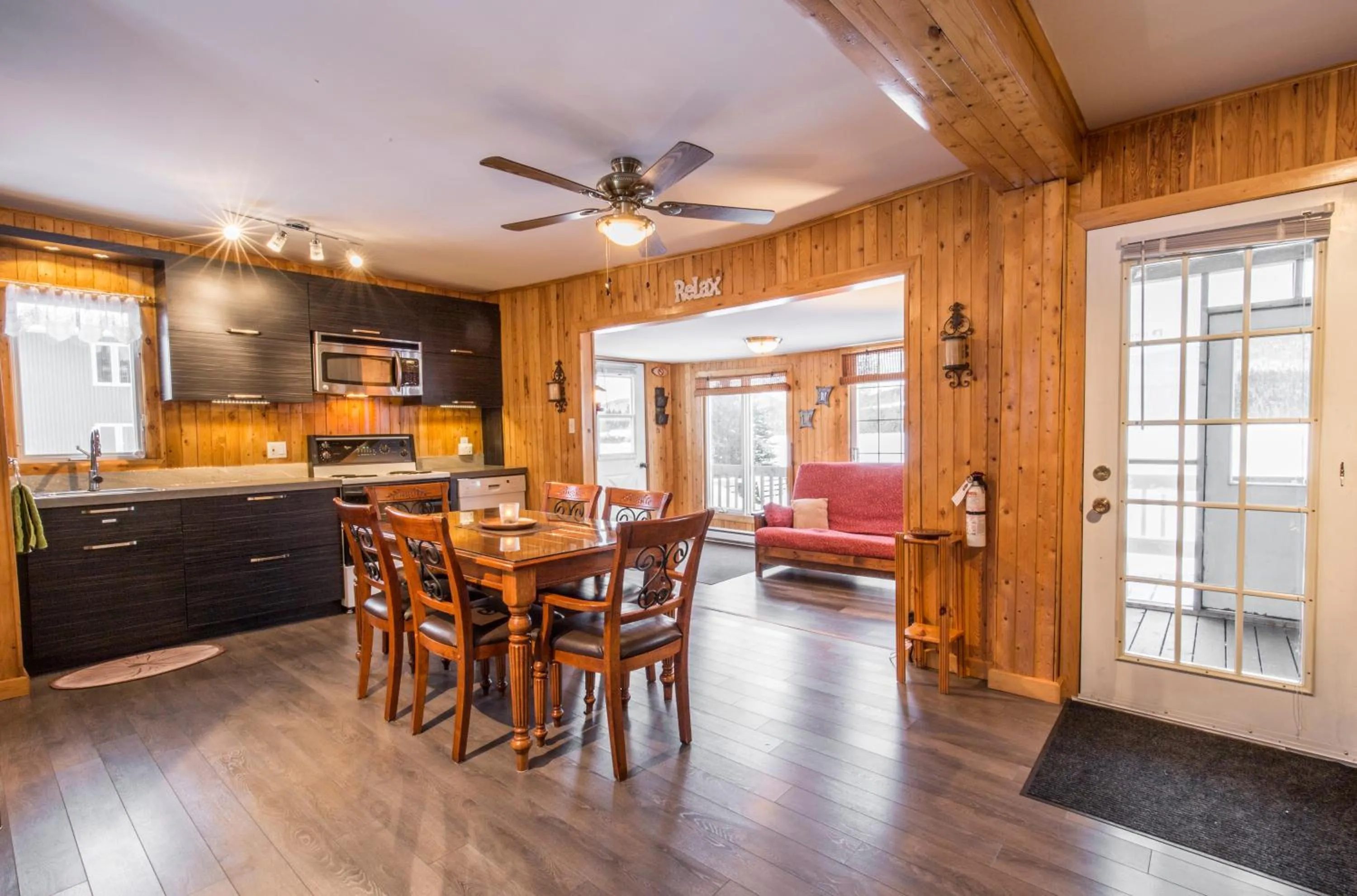 Dining area in Le Chalet Relax du Lac St-Tite
