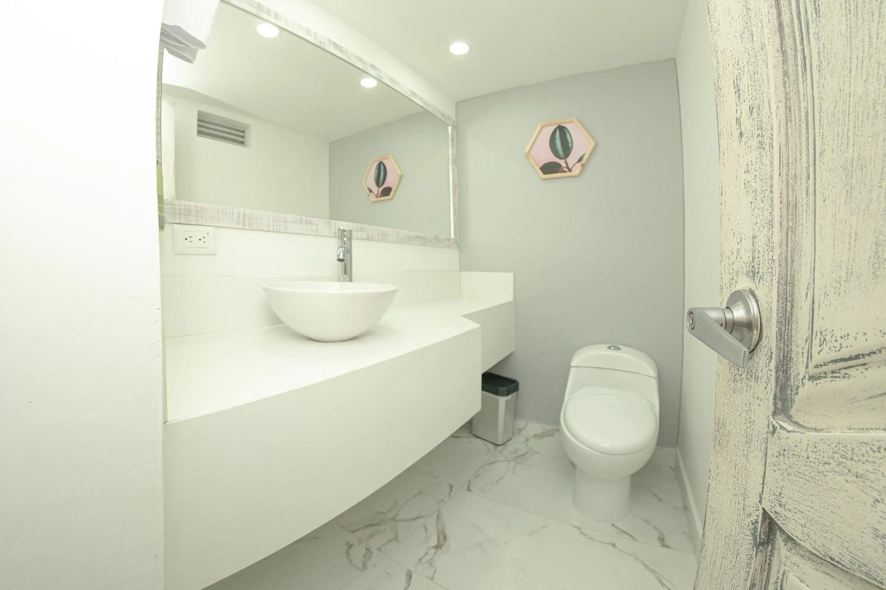 Bathroom in Casa Amanzi Cartagena by Bernalo Hotels