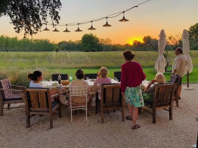 Restaurant/places to eat in Le Mas de la Sorgue