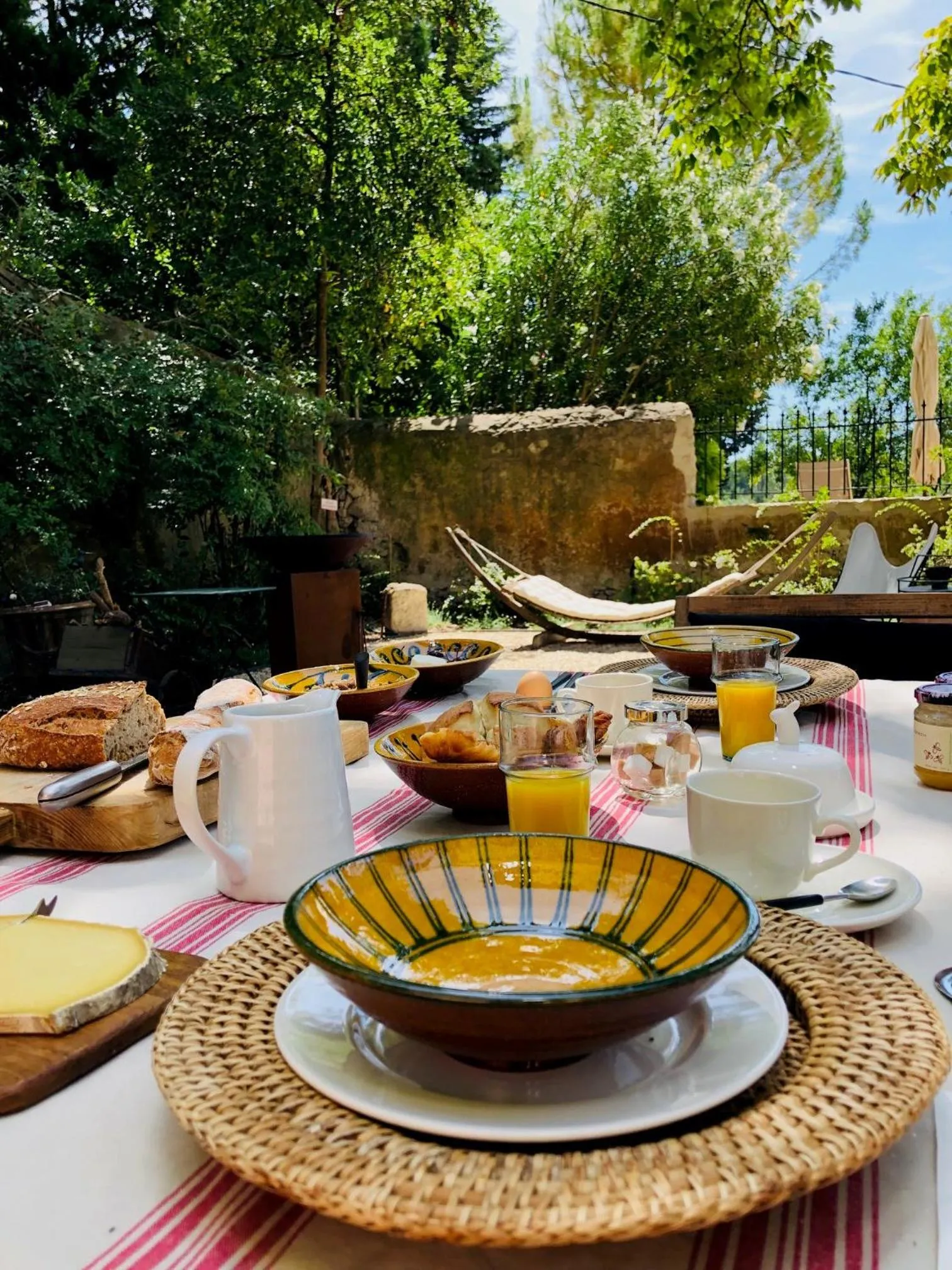 Patio in Le Mas de la Sorgue