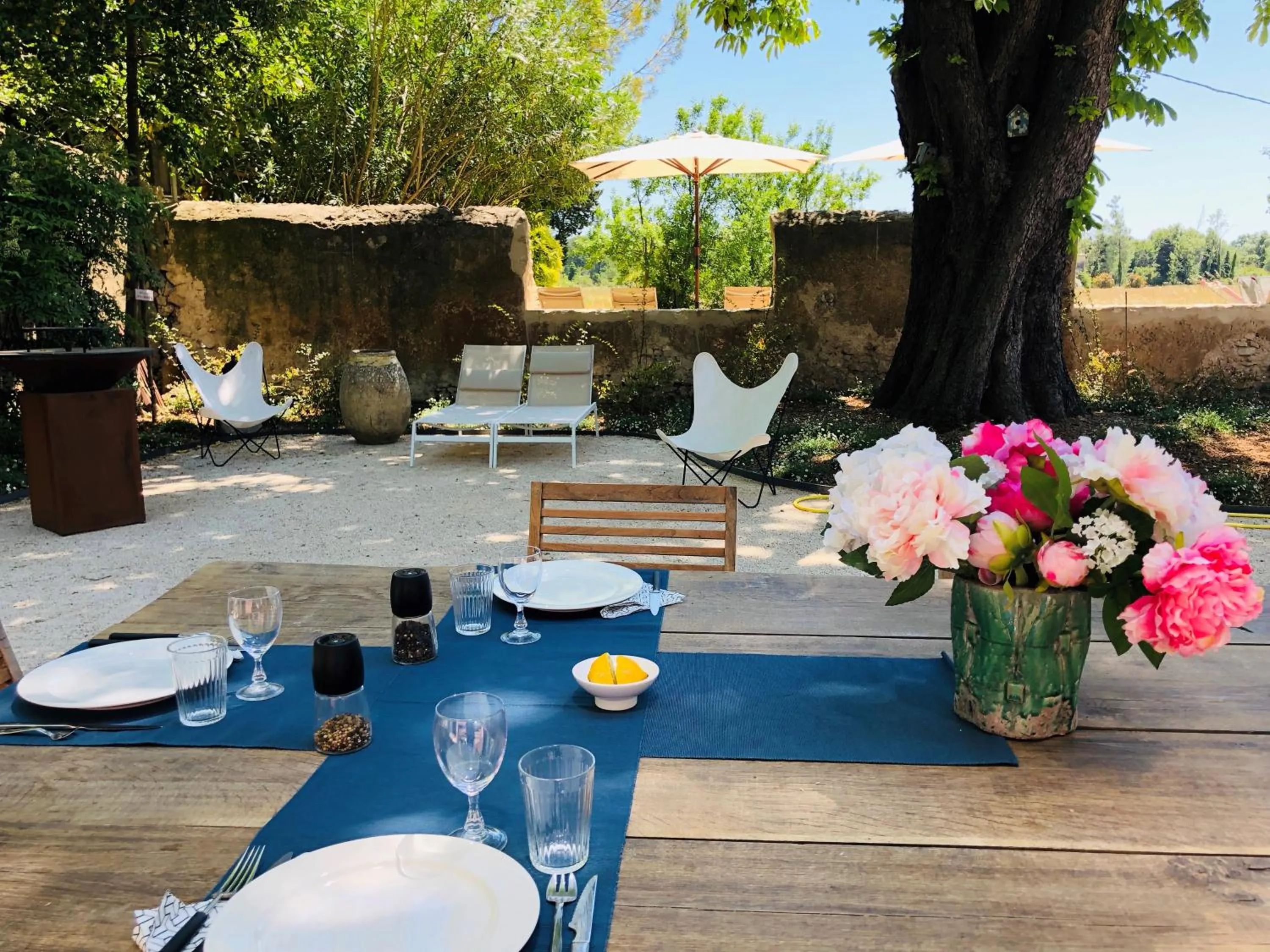 Restaurant/places to eat in Le Mas de la Sorgue