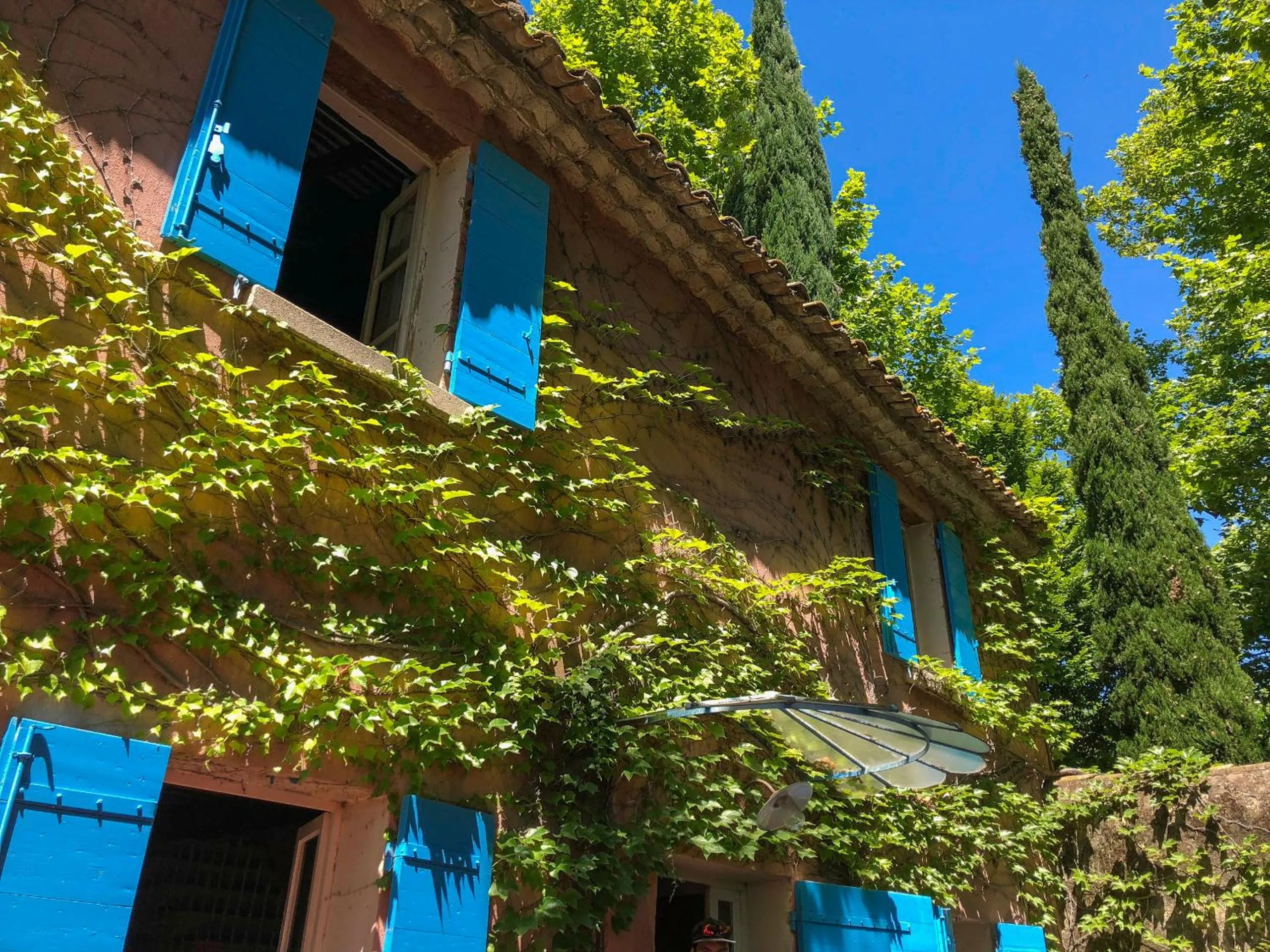 Property building in Le Mas de la Sorgue