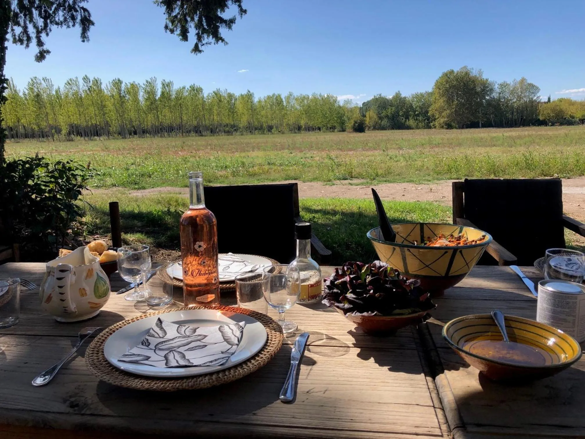 Dining area in Le Mas de la Sorgue