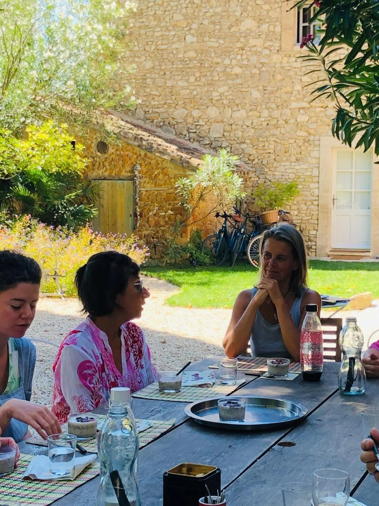 Restaurant/places to eat in Le Mas de la Sorgue