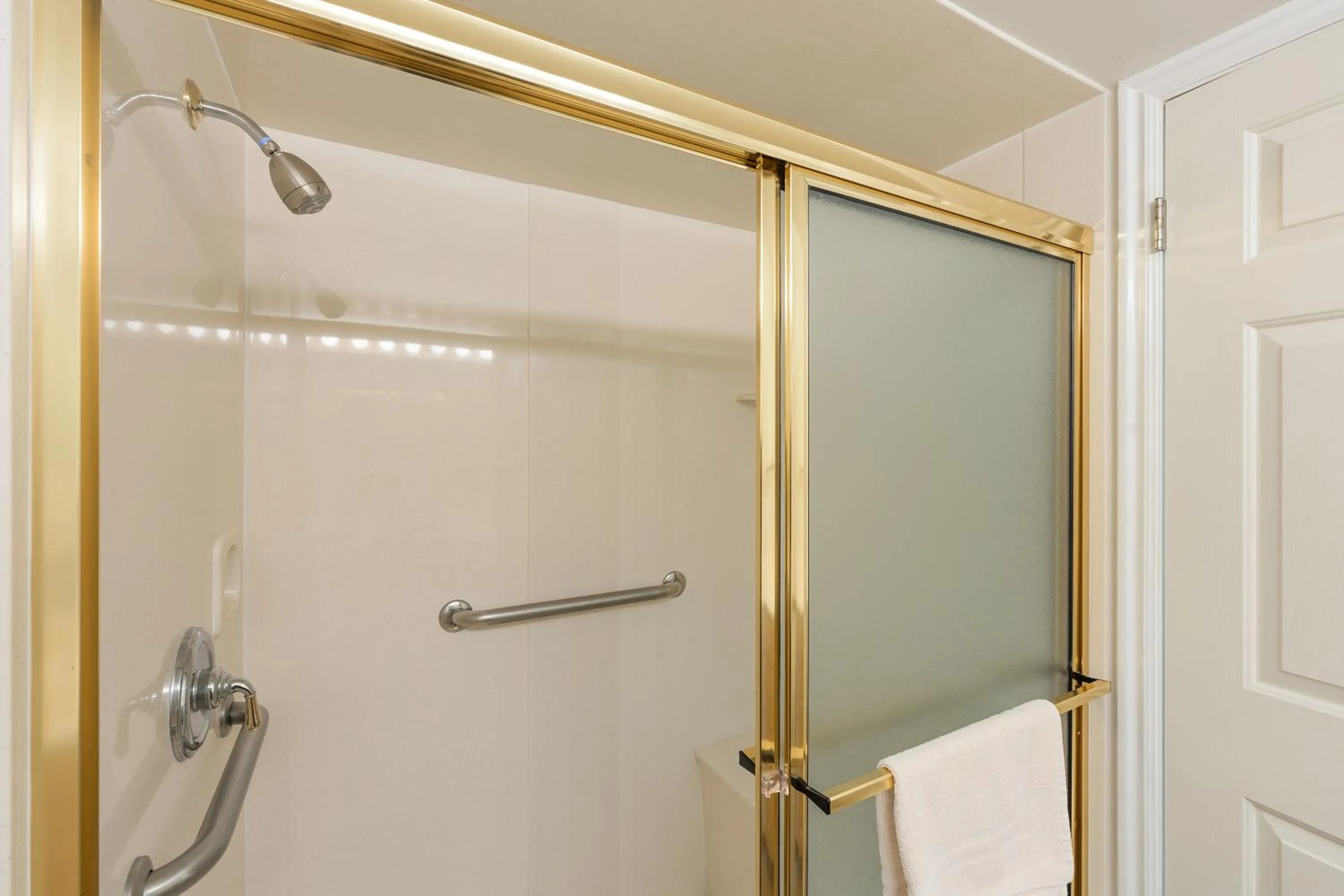 Shower in The Kimball at Temple Square