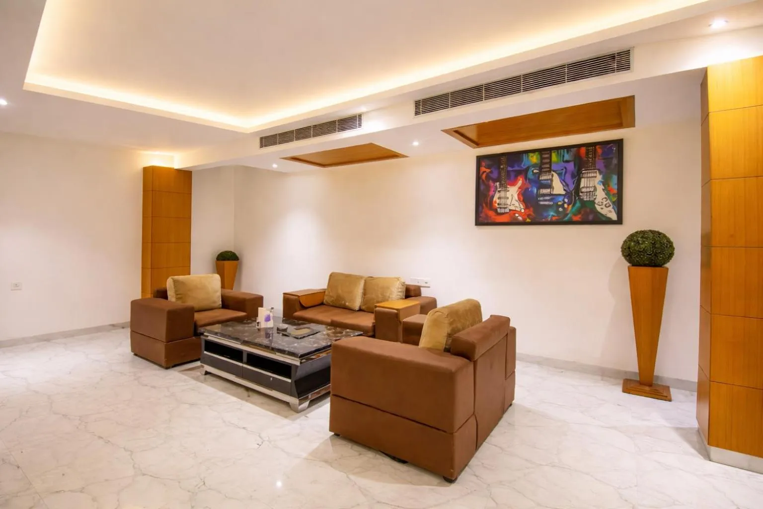 Living room in Hotel Star By Star Group- Near Delhi Airport