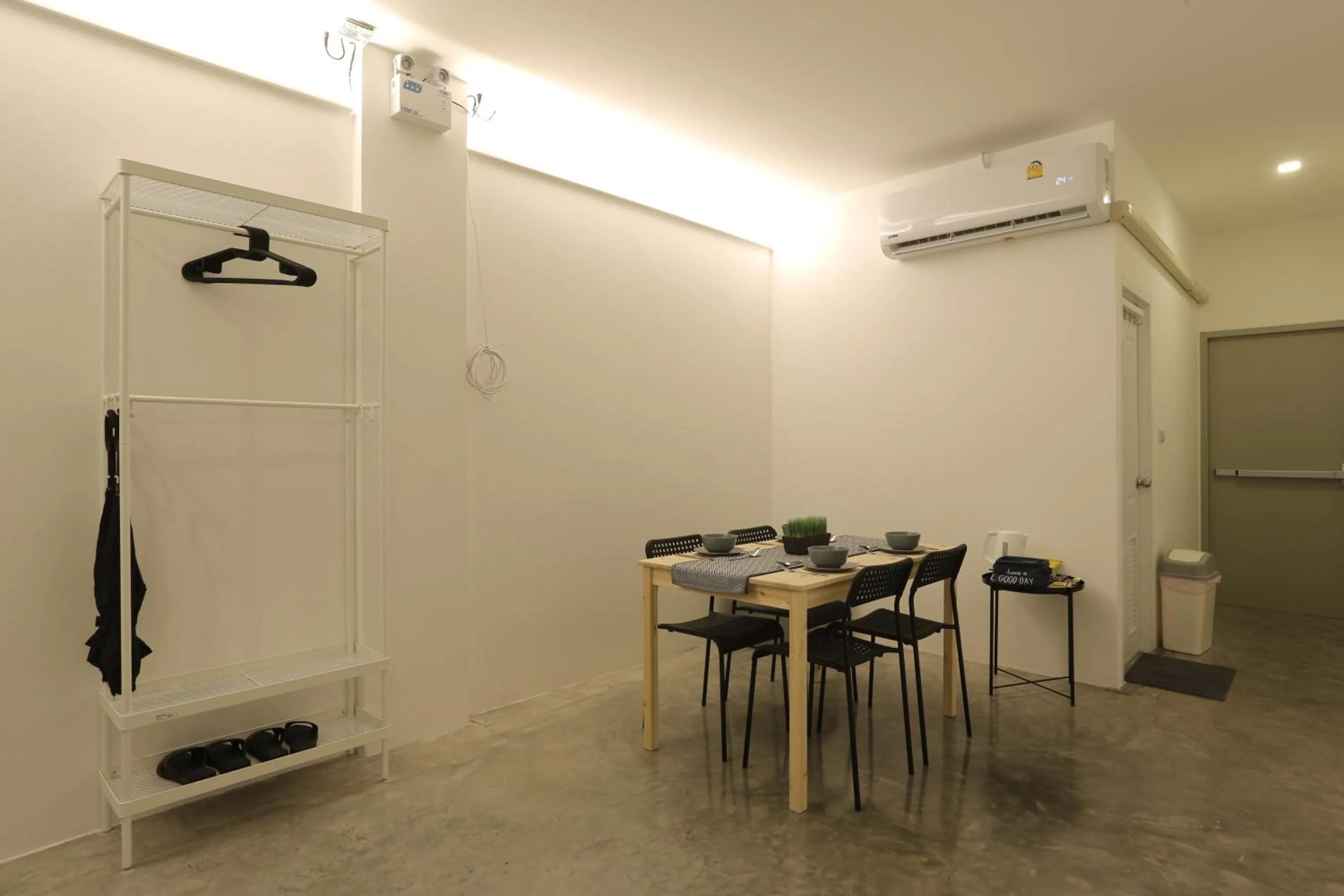 Dining area in Loft Series by Pak-Up