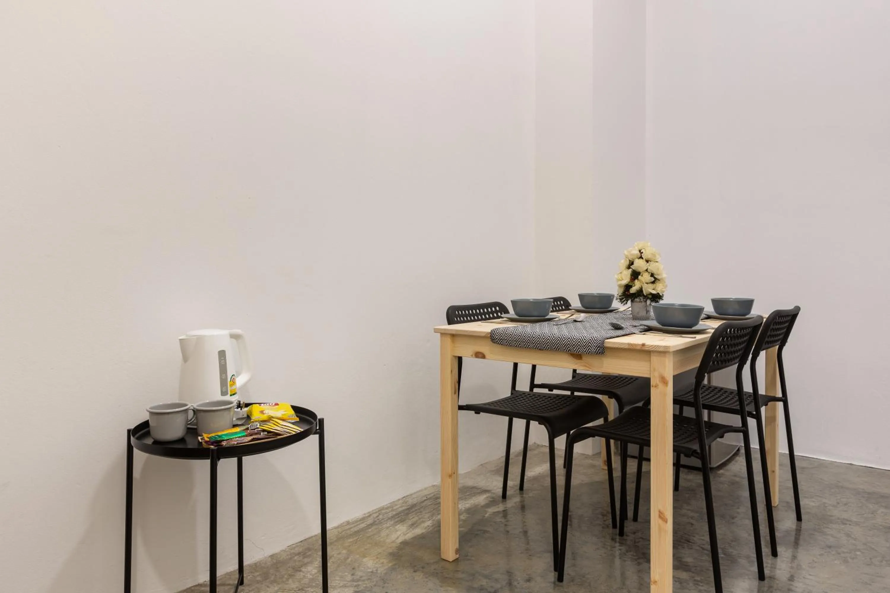 Coffee/tea facilities in Loft Series by Pak-Up