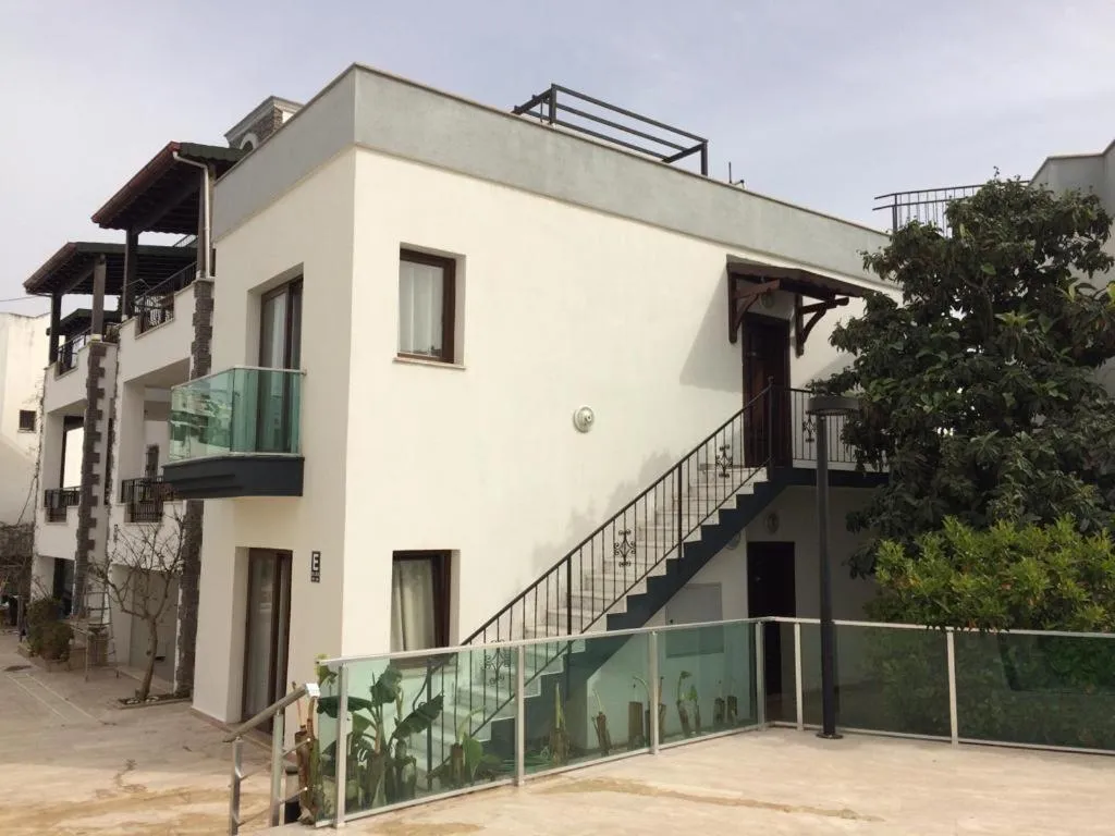 Facade/entrance in Orya Aparts