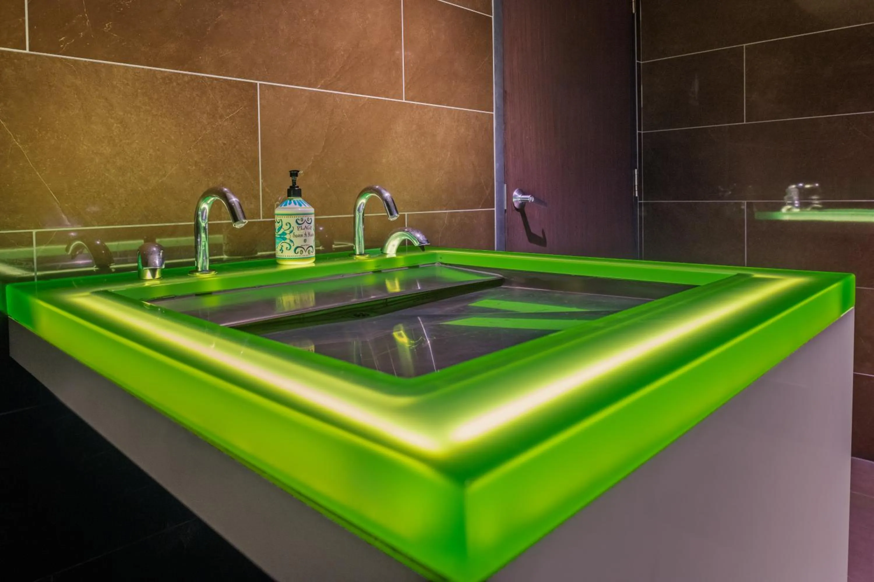 Bathroom in SIRTAJ – Beverly Hills