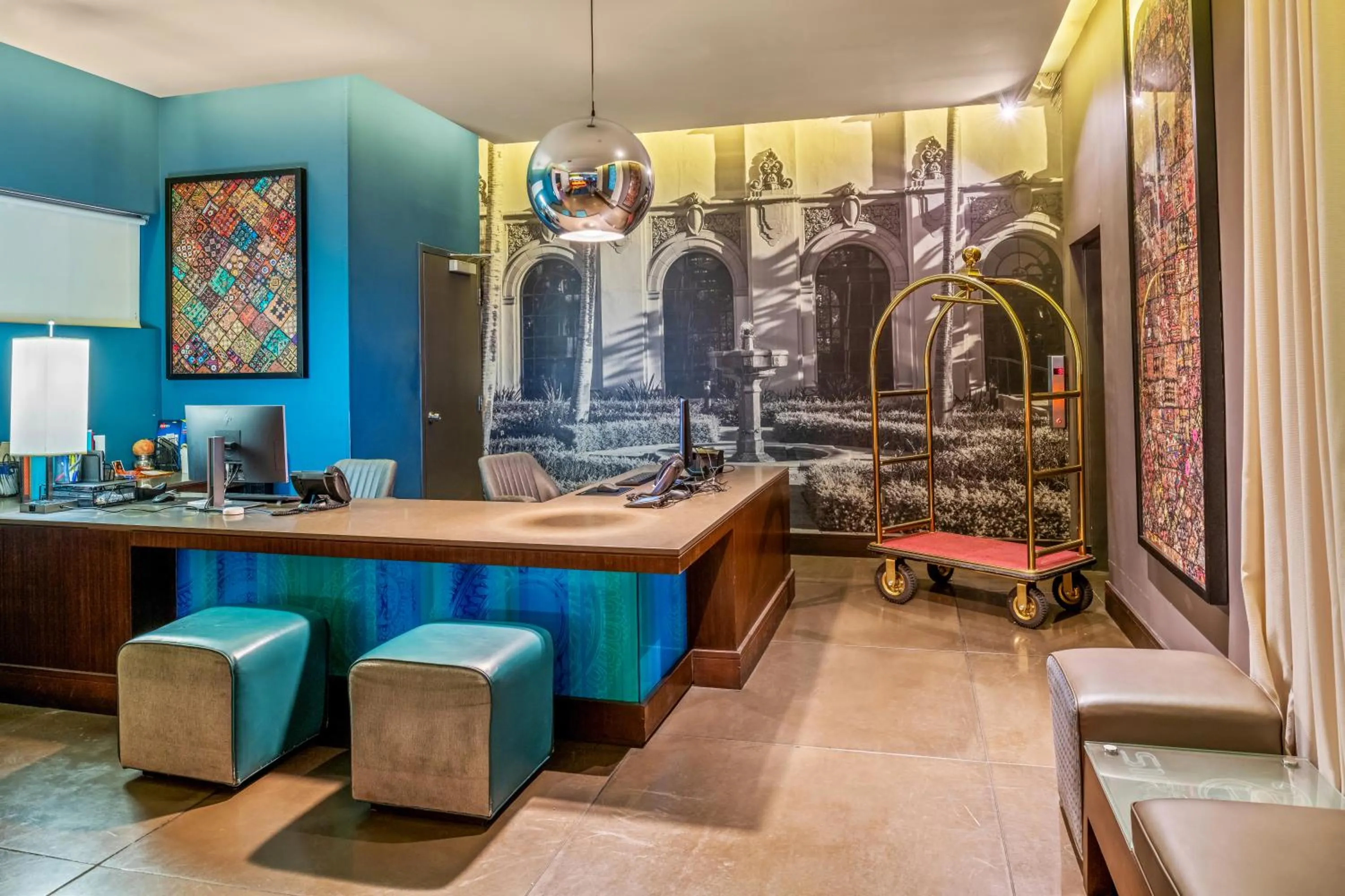 Lobby or reception in SIRTAJ – Beverly Hills