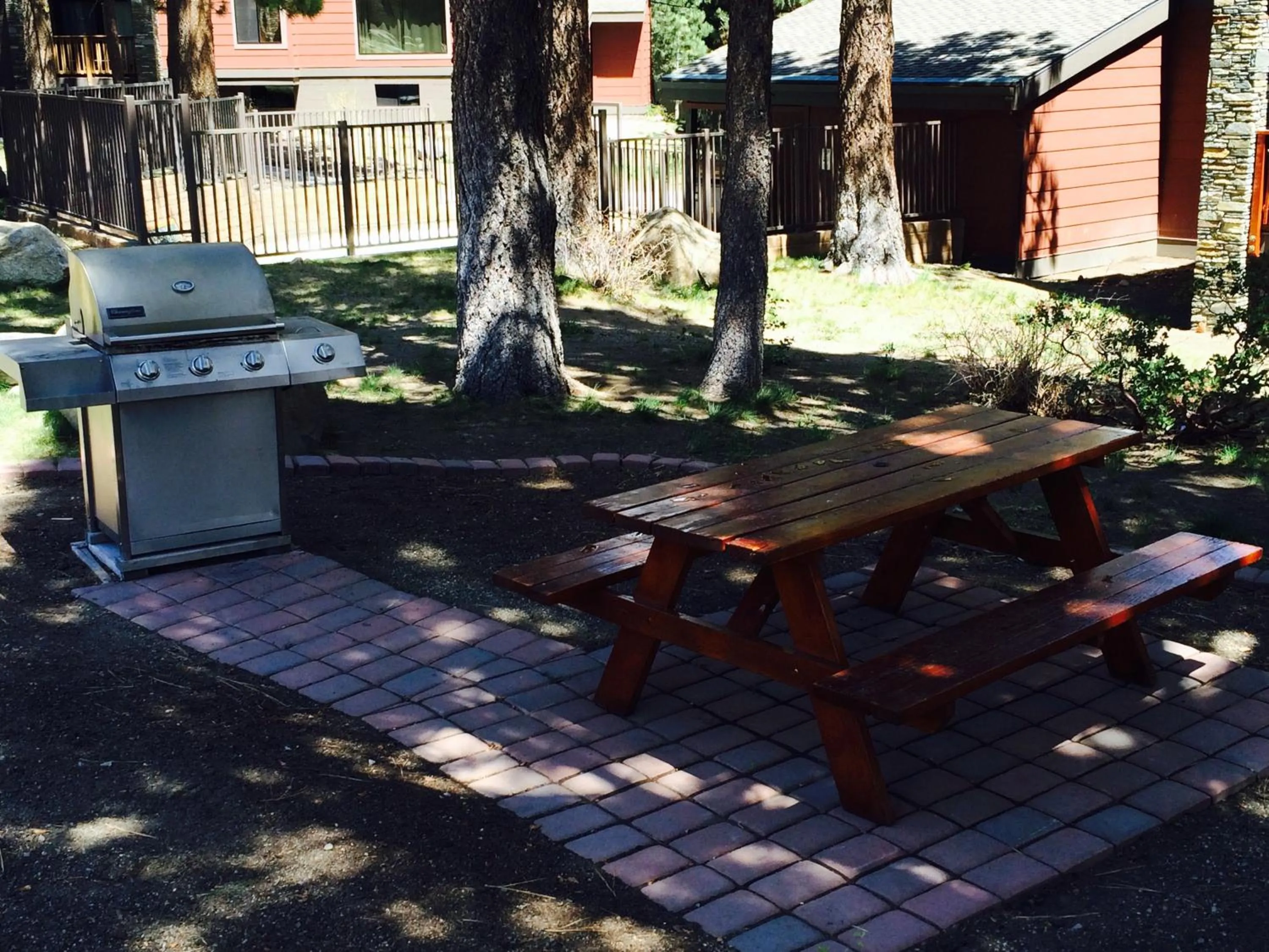BBQ facilities in Summit by 101 Great Escapes