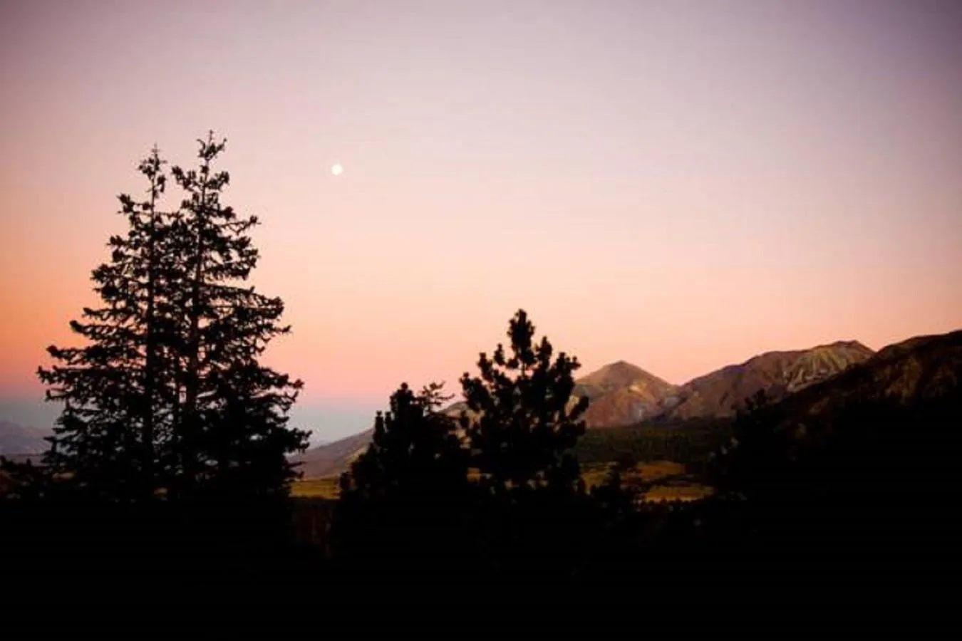 Mammoth Point by 101 Great Escapes