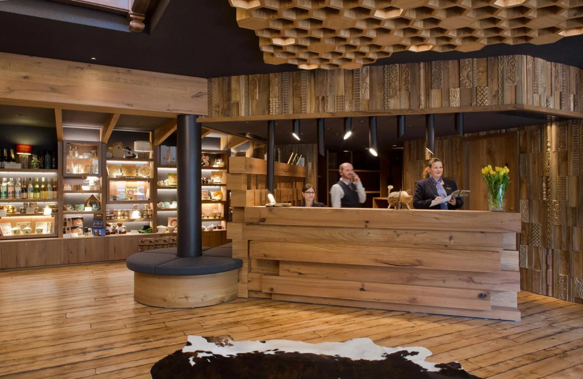 Lobby or reception in LA CHENEAUDIÈRE - Hôtel Spa - Relais & Châteaux - Restaurant étoilé