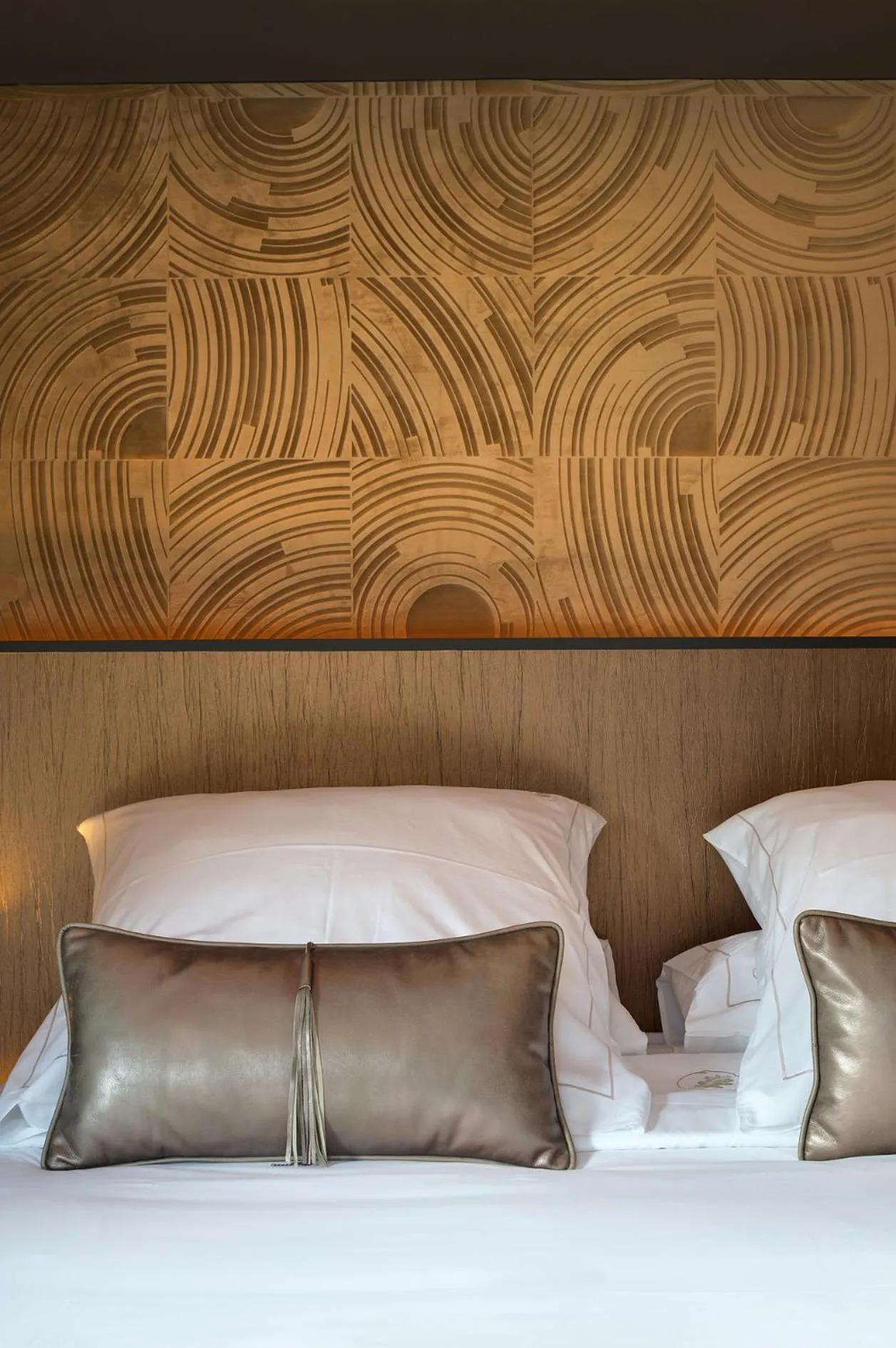 Bed in LA CHENEAUDIÈRE - Hôtel Spa - Relais & Châteaux - Restaurant étoilé