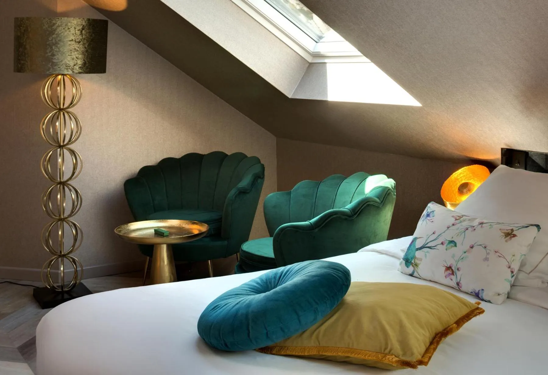 Bed in LA CHENEAUDIÈRE - Hôtel Spa - Relais & Châteaux - Restaurant étoilé