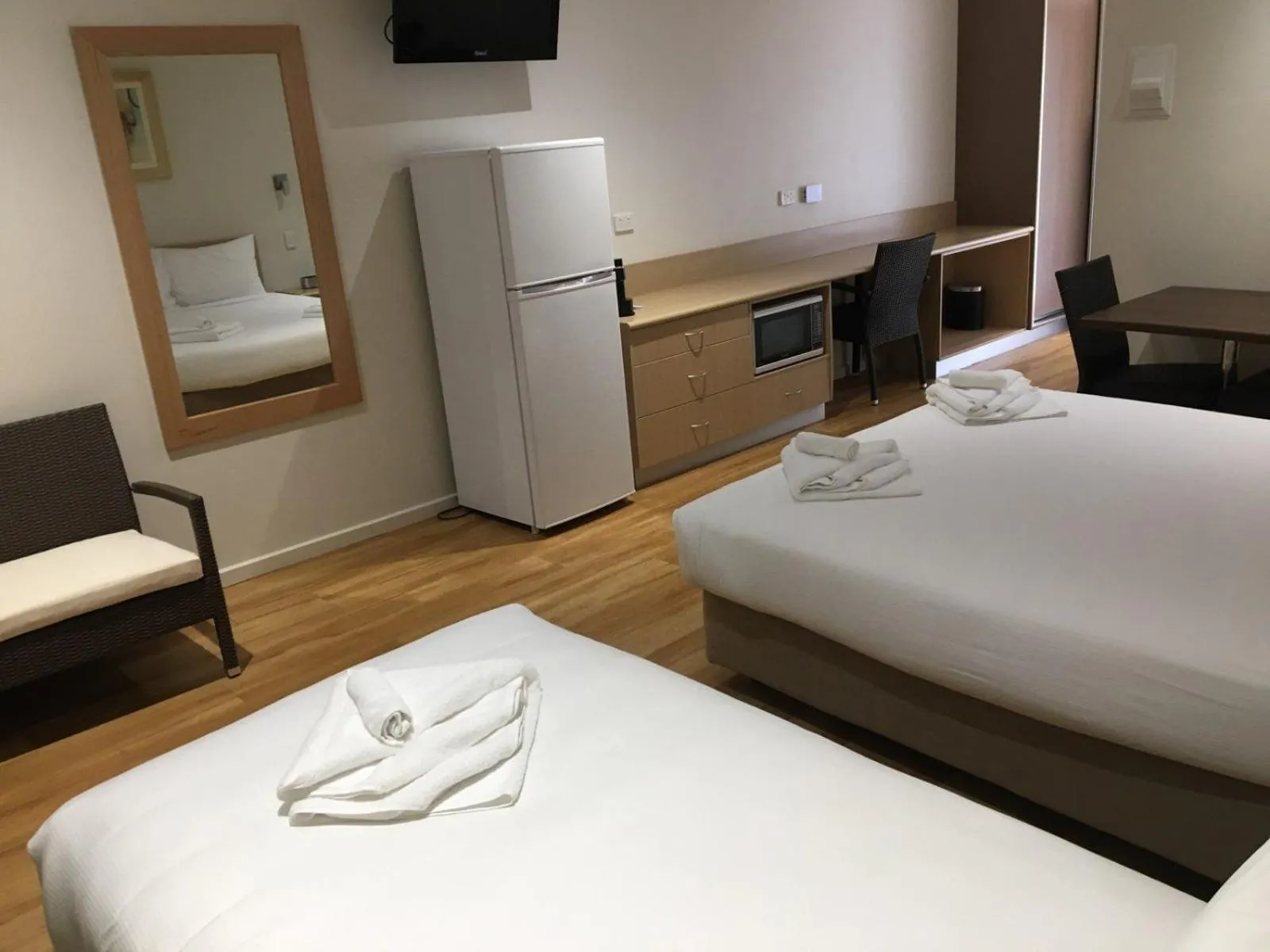 TV and multimedia, Bed in Club Tropical Resort Darwin