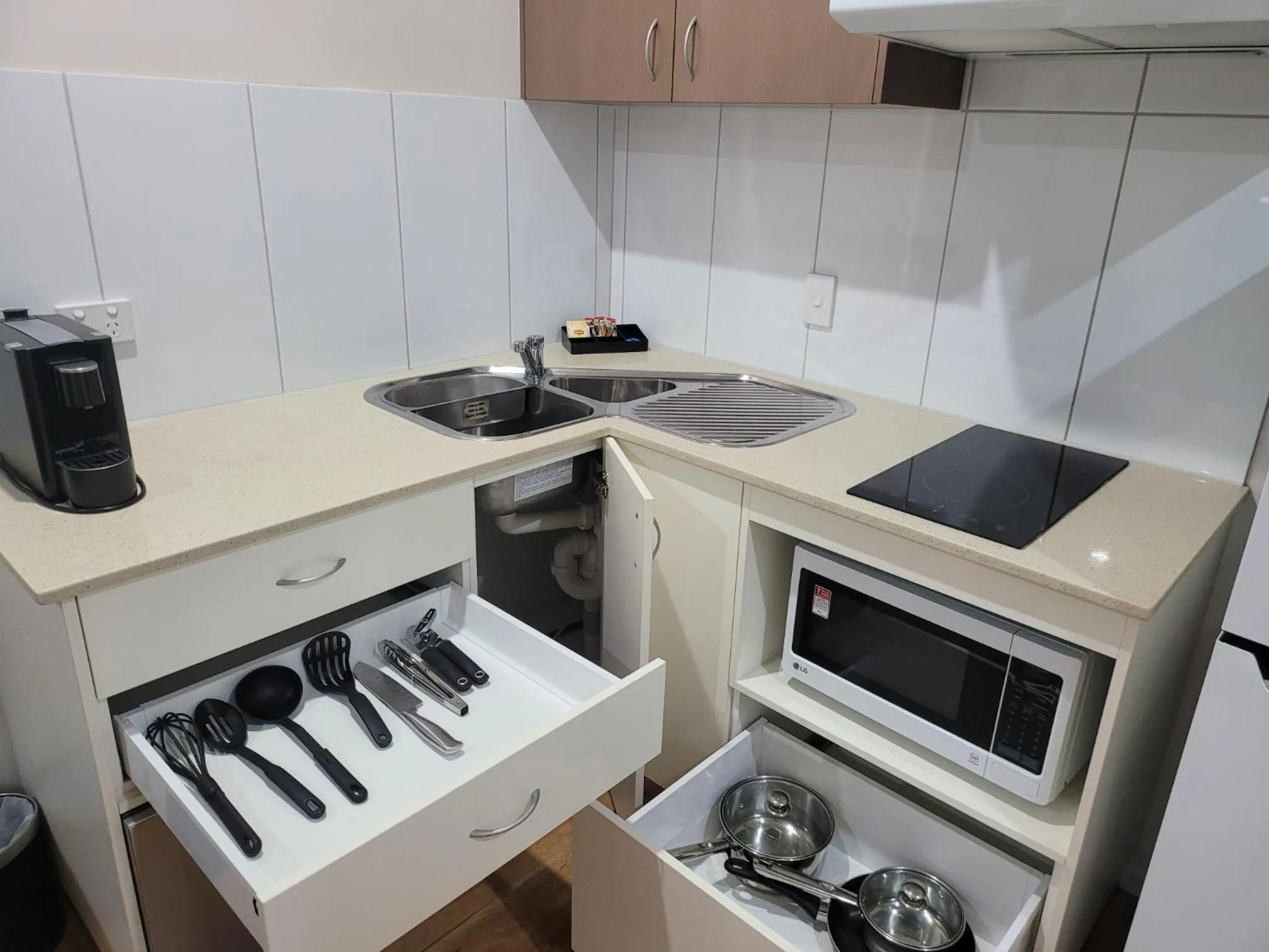 Coffee/tea facilities in Club Tropical Resort Darwin