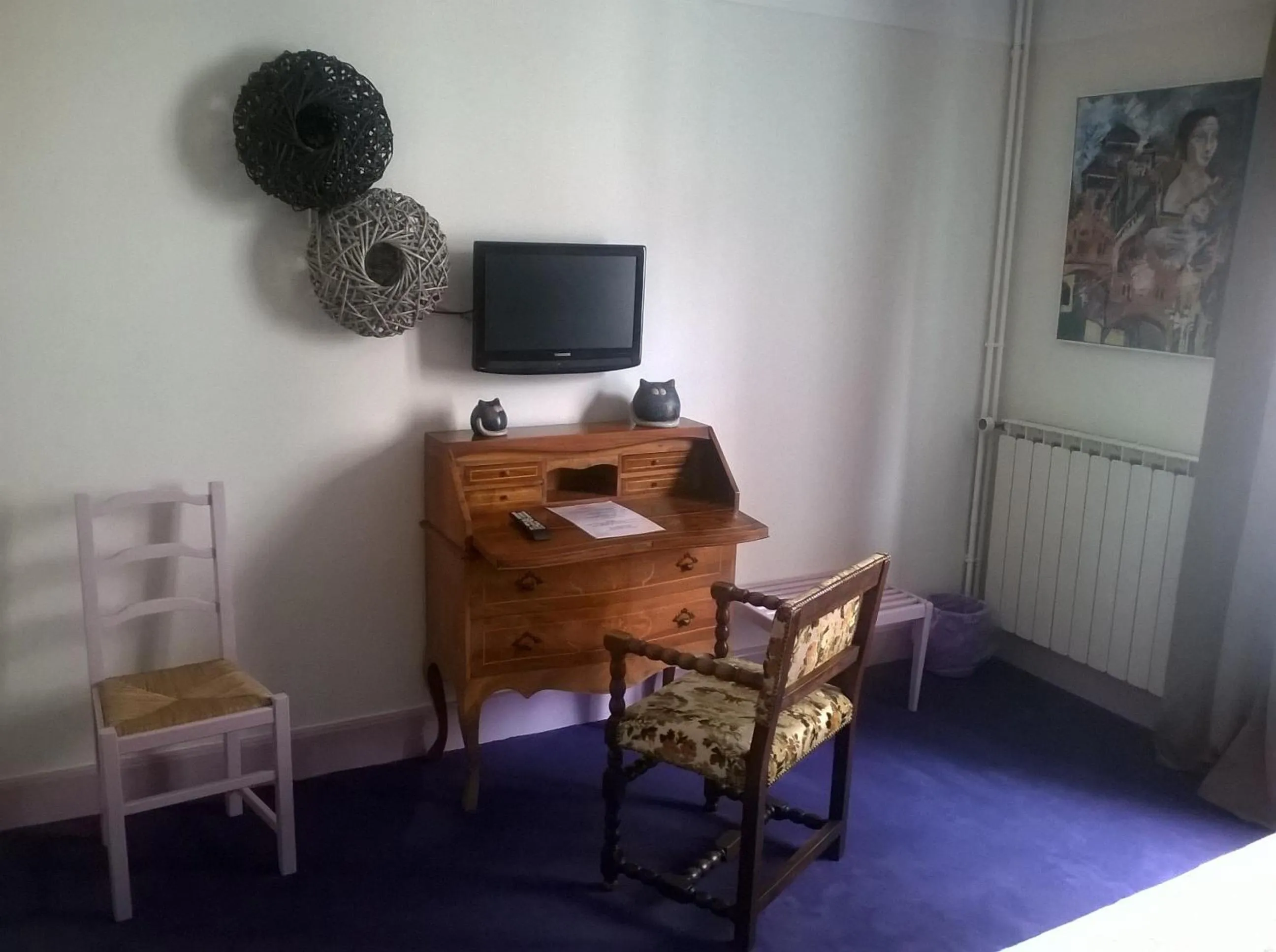 Bedroom in Hotel California