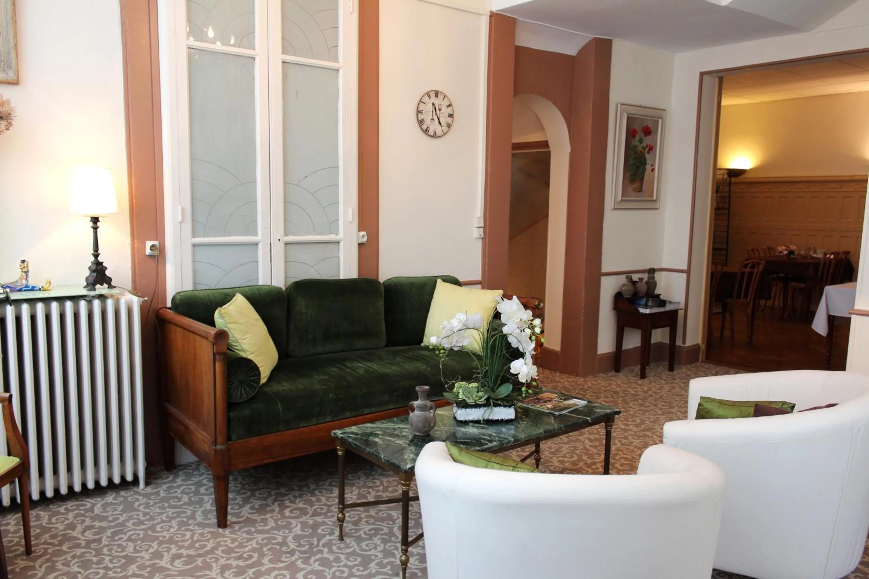 Living room in Hotel California