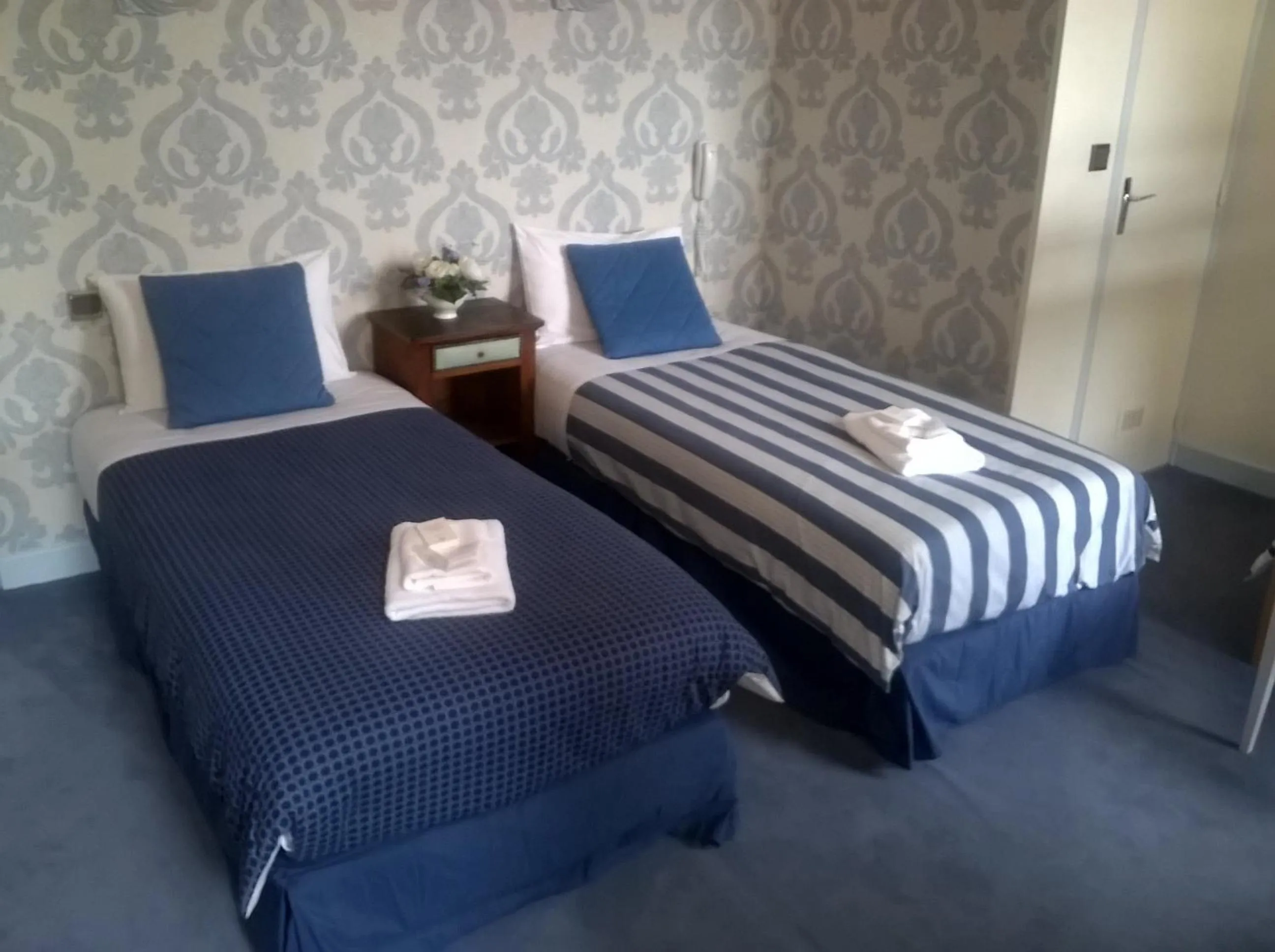 Bedroom, Bed in Hotel California