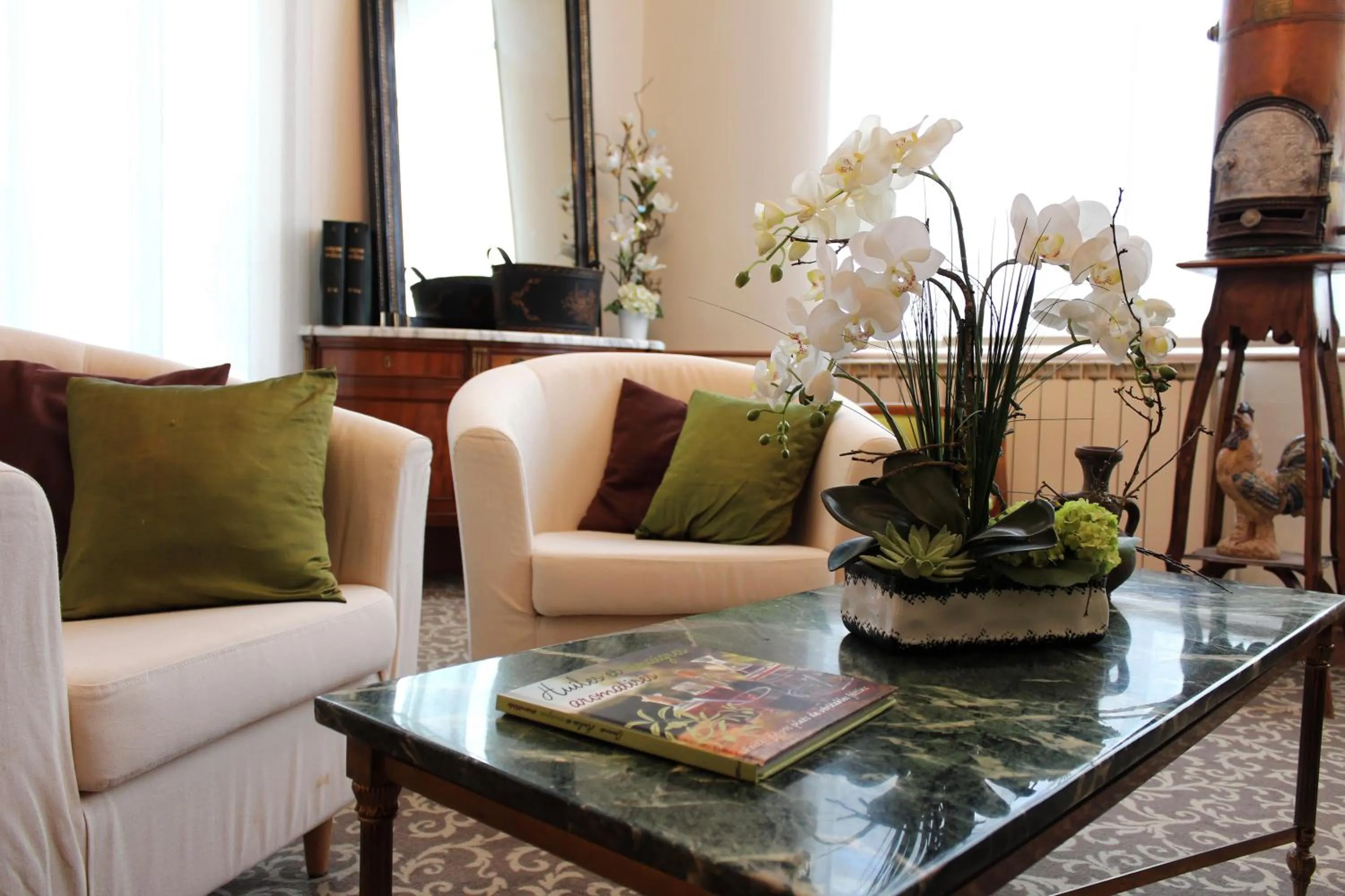 Living room in Hotel California