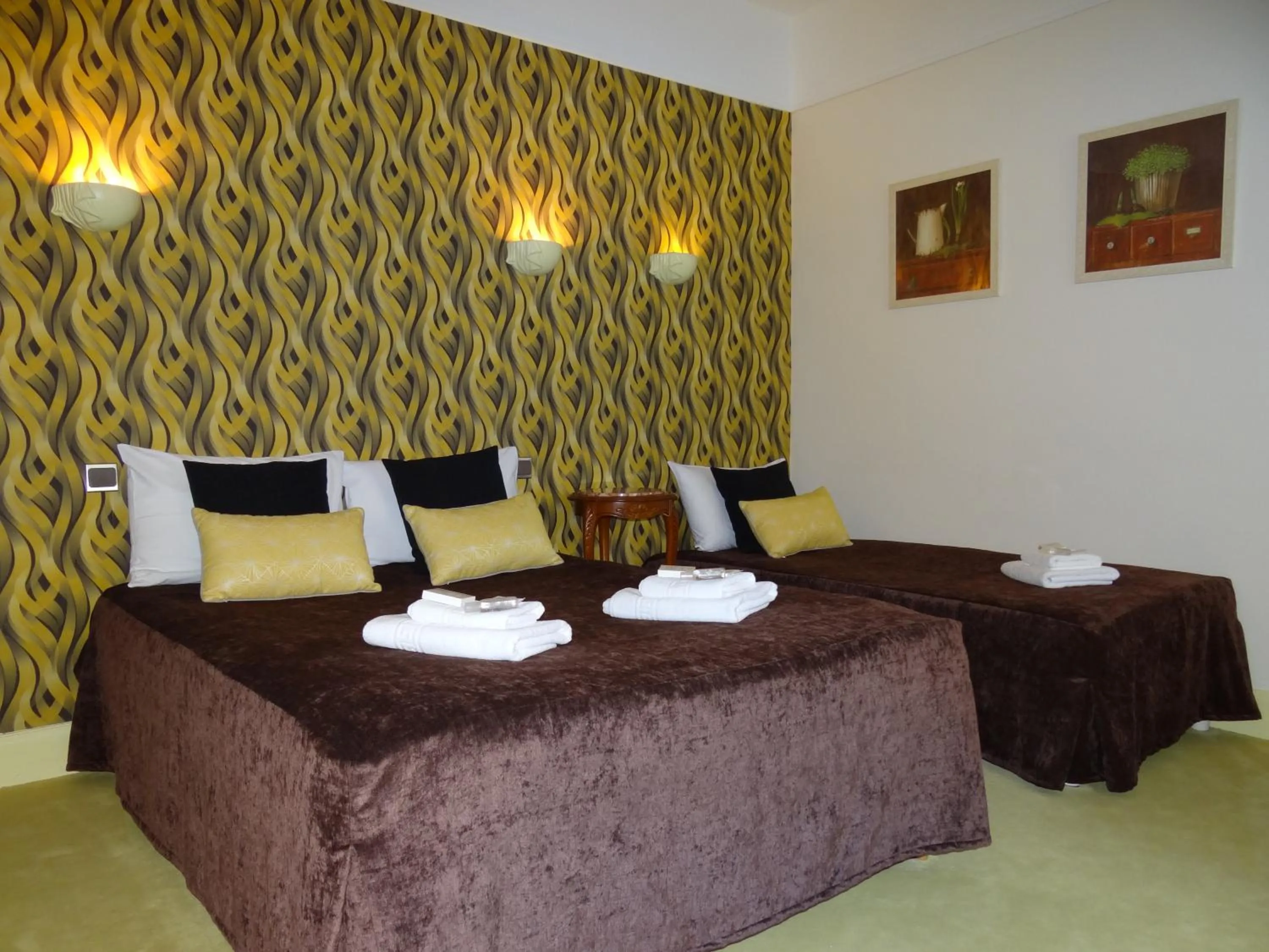 Bedroom, Bed in Hotel California