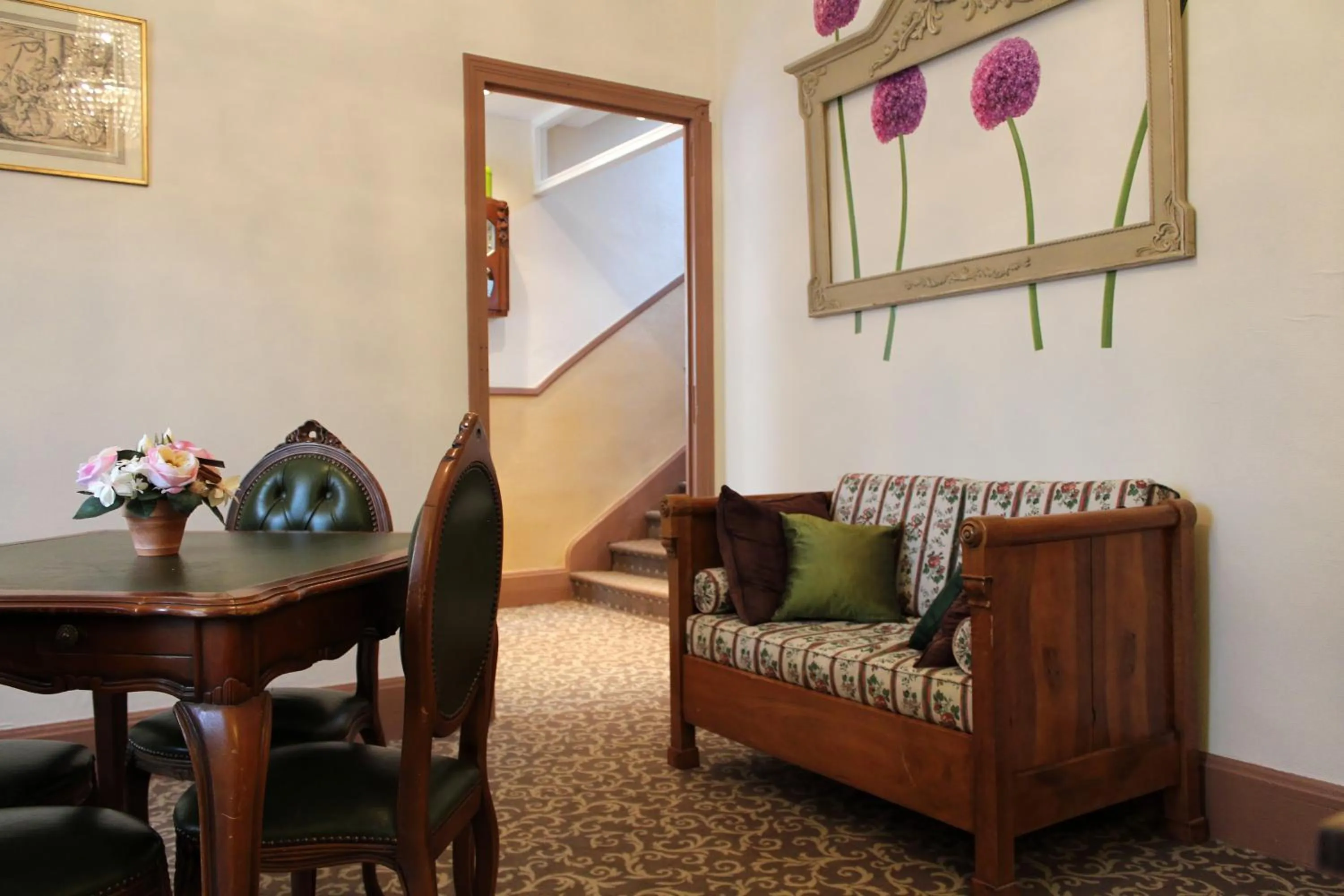 Living room in Hotel California