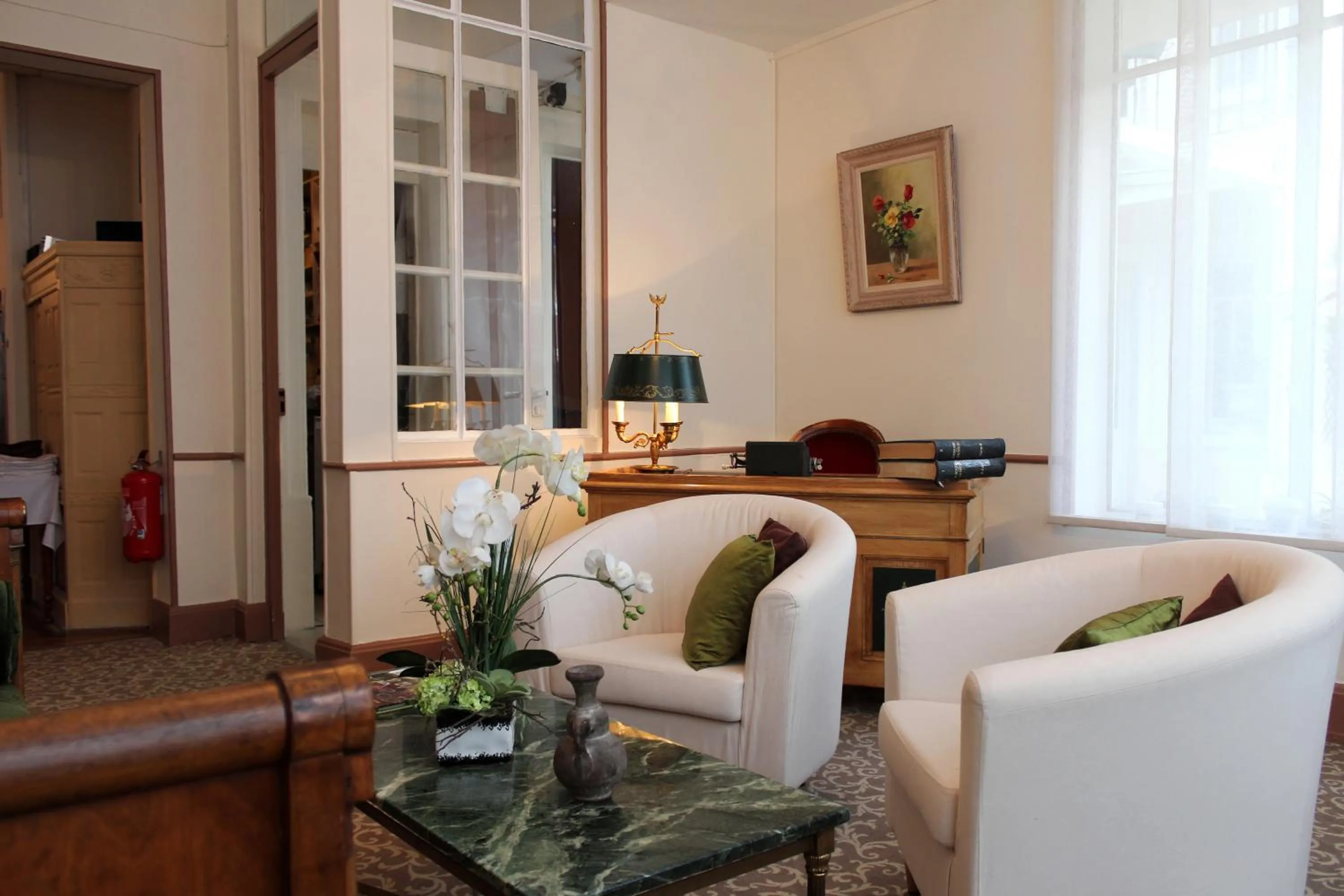 Living room in Hotel California