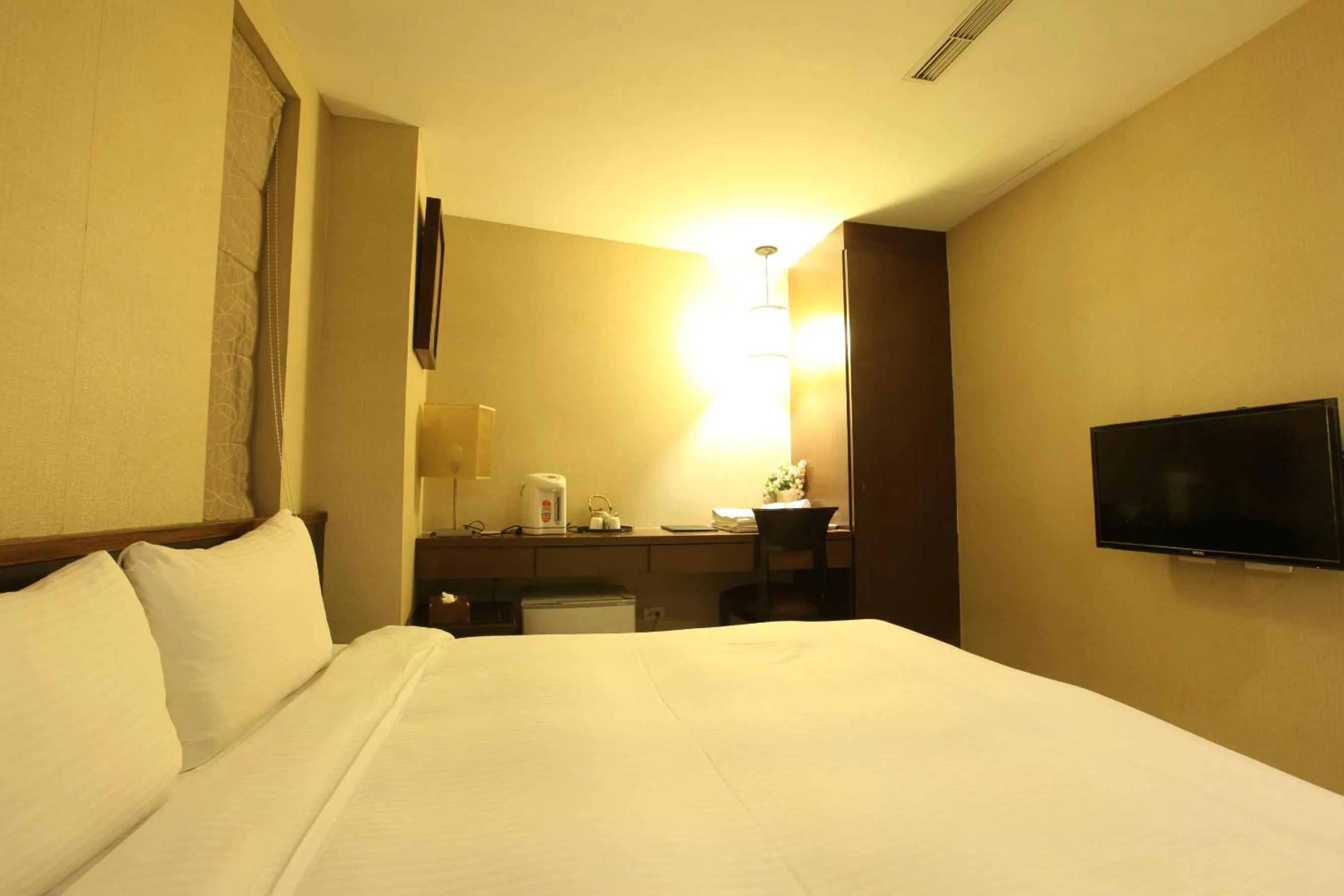 Decorative detail, Bed in Shan-Yue Hotspring Hotel