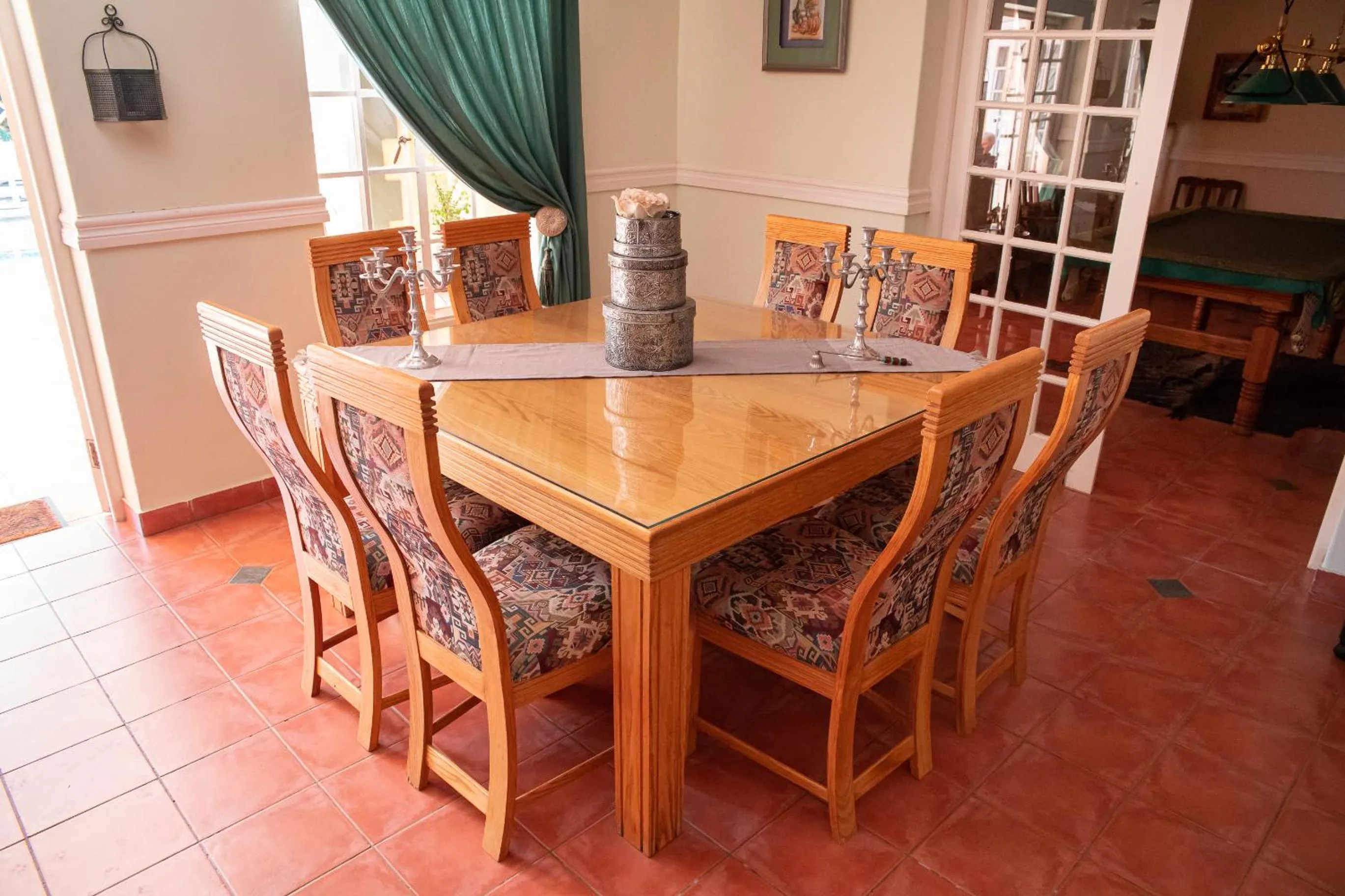 Dining area in Roses and Pebbles B & B Guest House