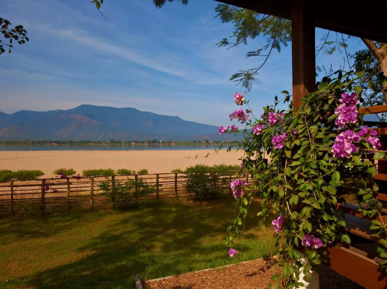 Garden view in La Folie Lodge
