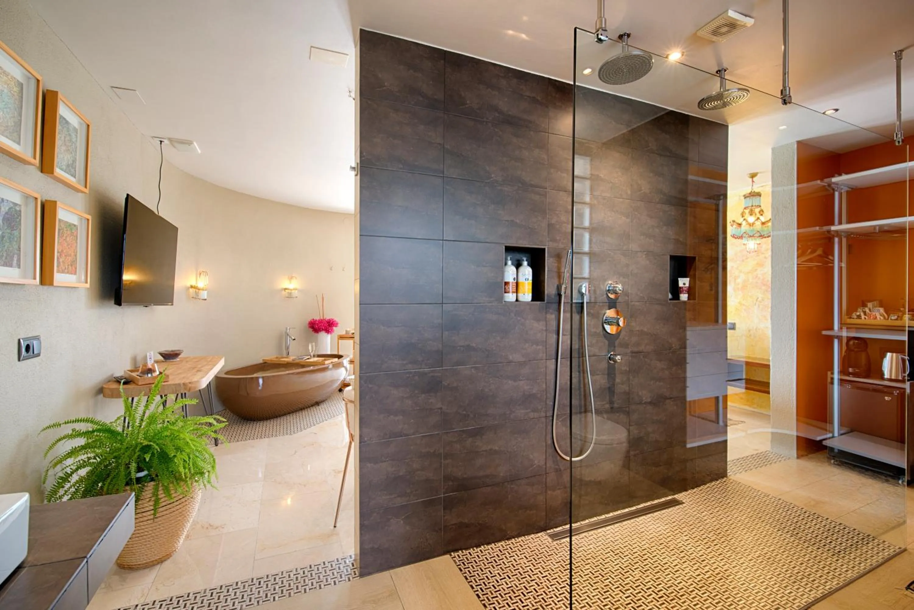 Shower in Casa de l’Albada