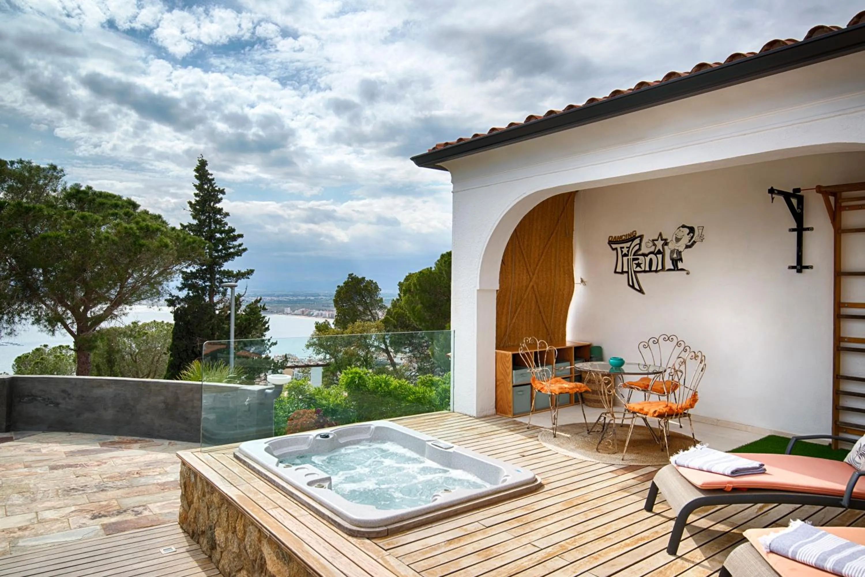 Hot Tub in Casa de l’Albada