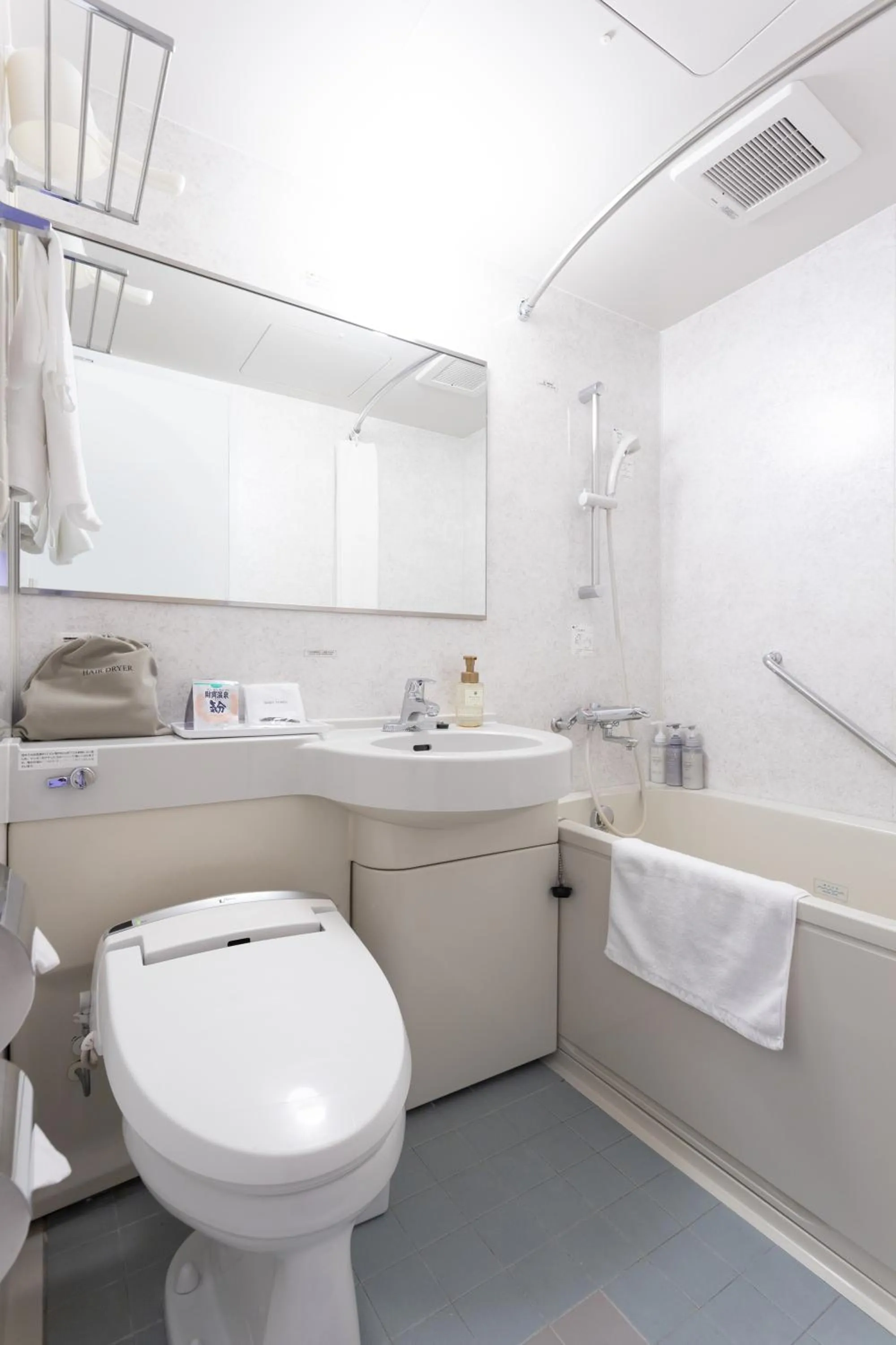 Shower in Sun Days Kagoshima