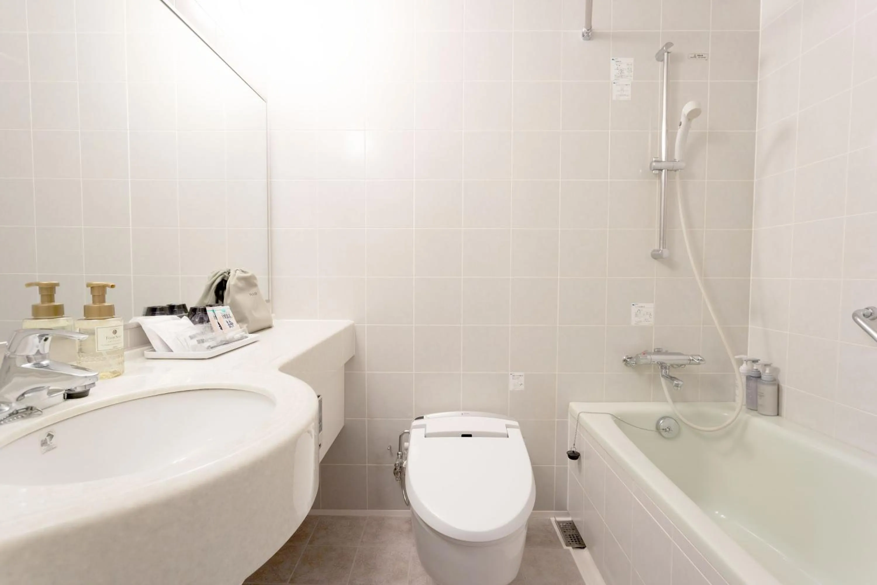 Shower in Sun Days Kagoshima