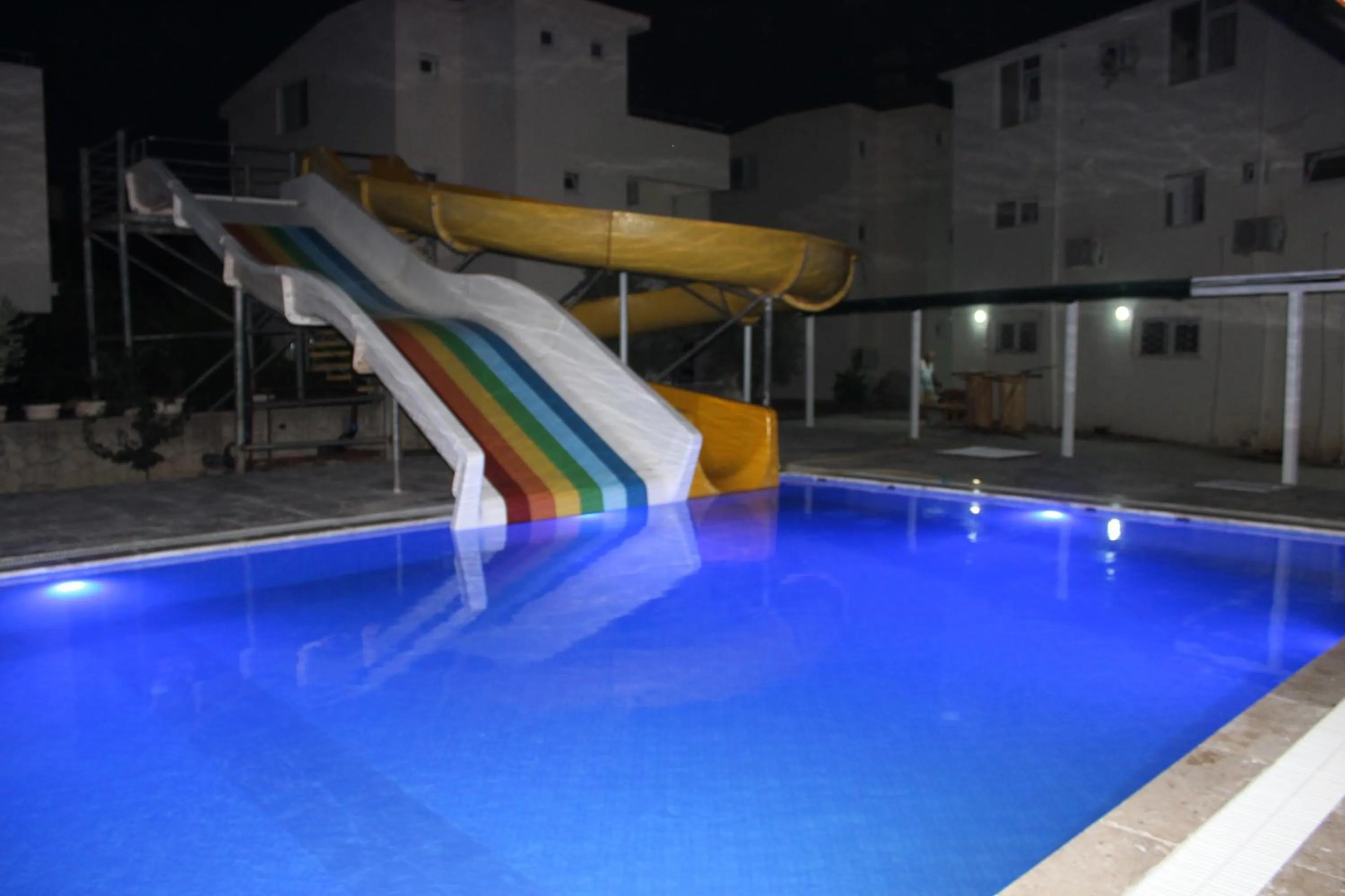 Swimming pool in Gül Otel