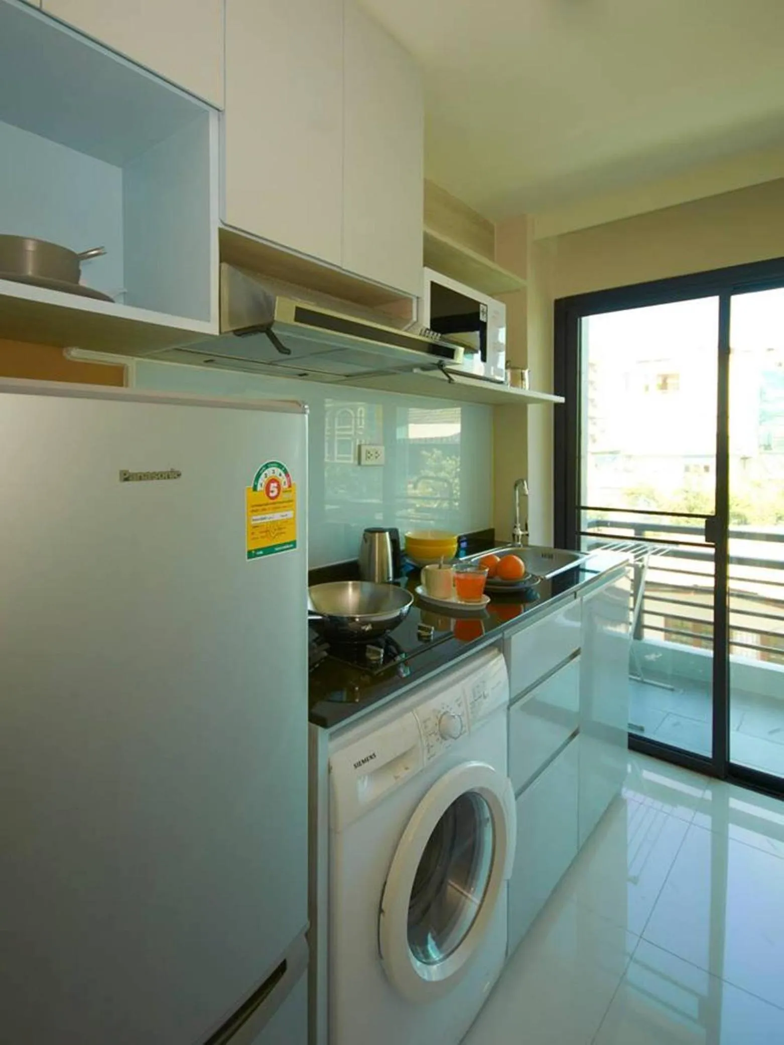 Kitchen or kitchenette in The Present Sathorn