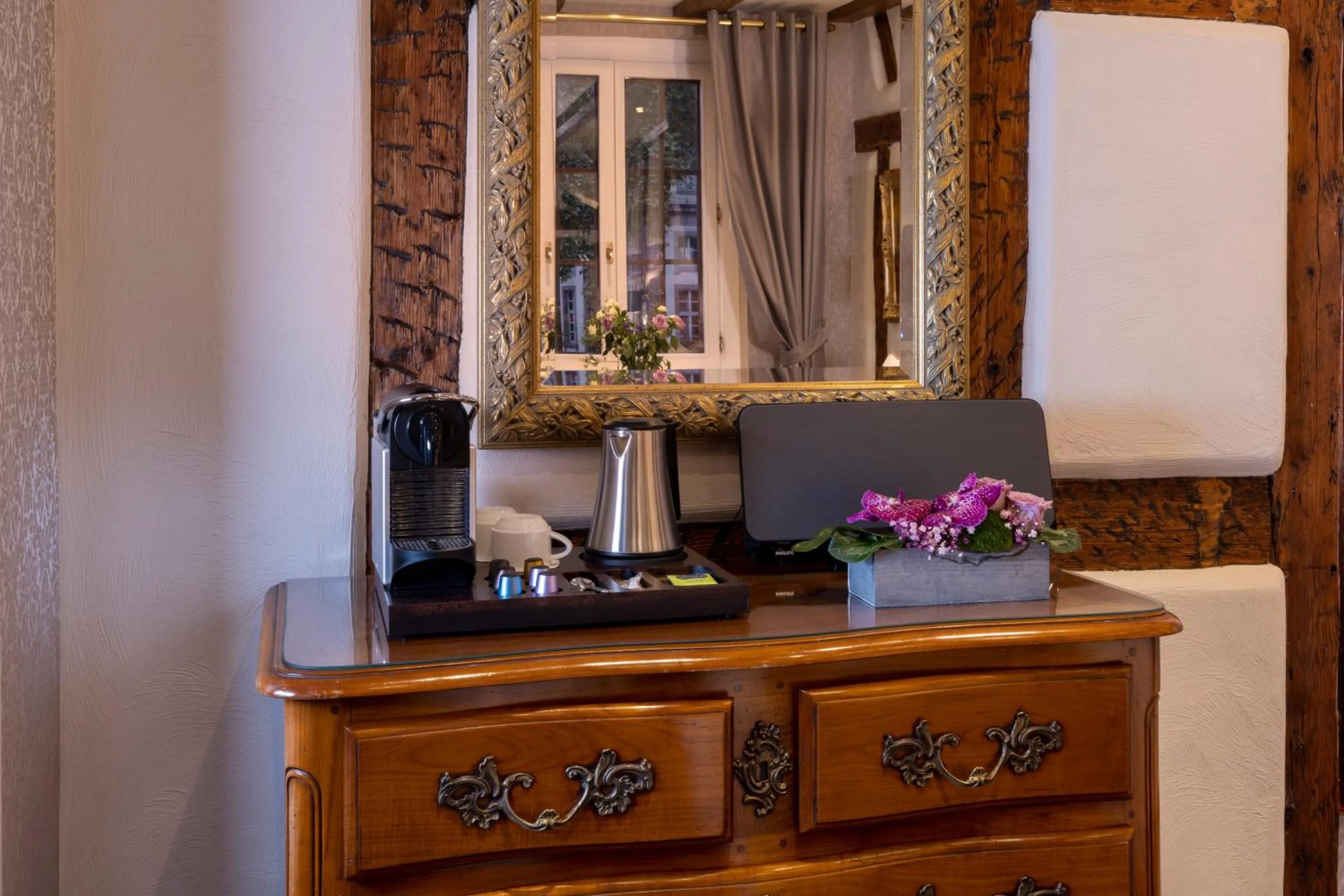 TV and multimedia in Hotel Restaurant Le Maréchal - Teritoria