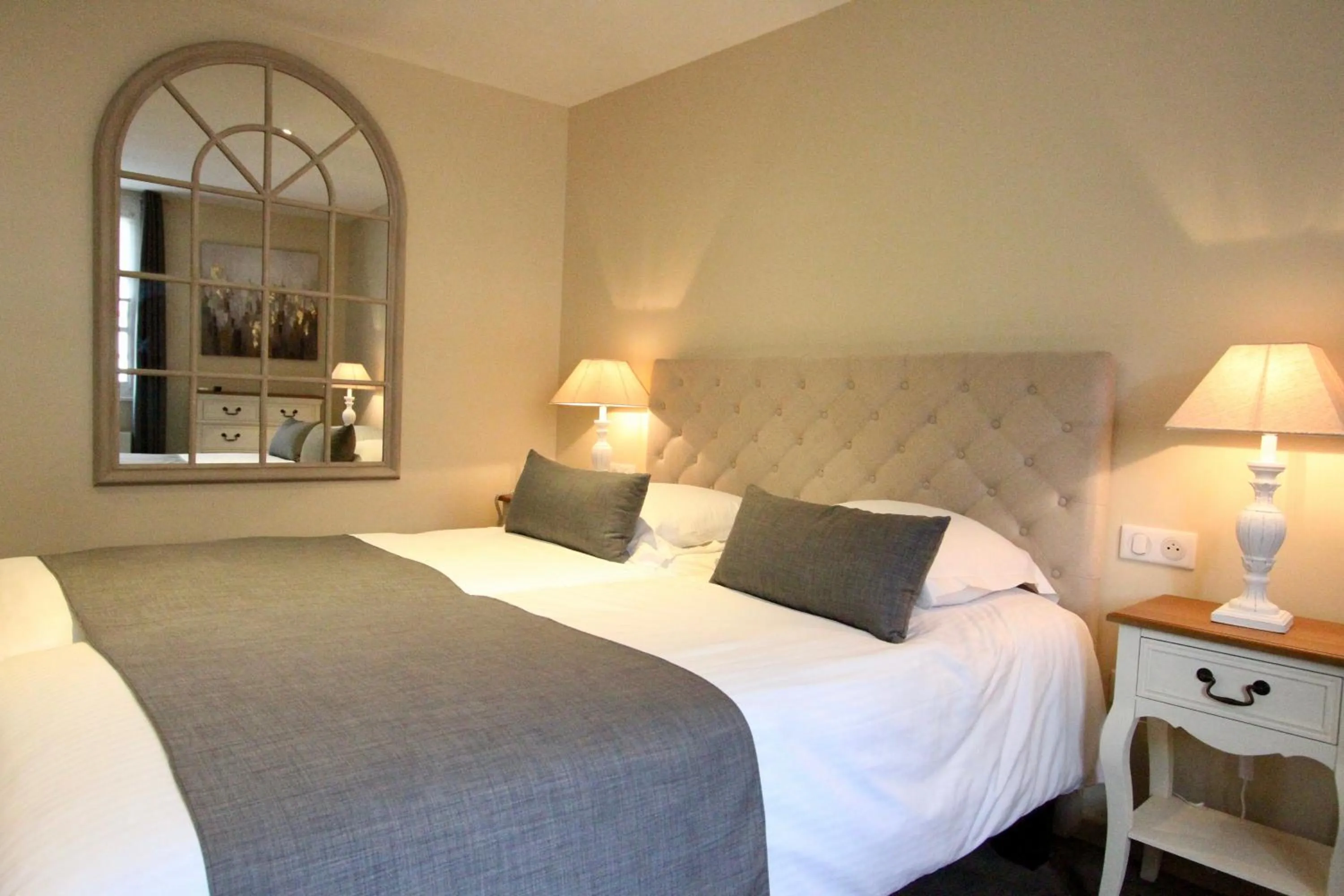 Bed in Hotel Restaurant Le Maréchal - Teritoria