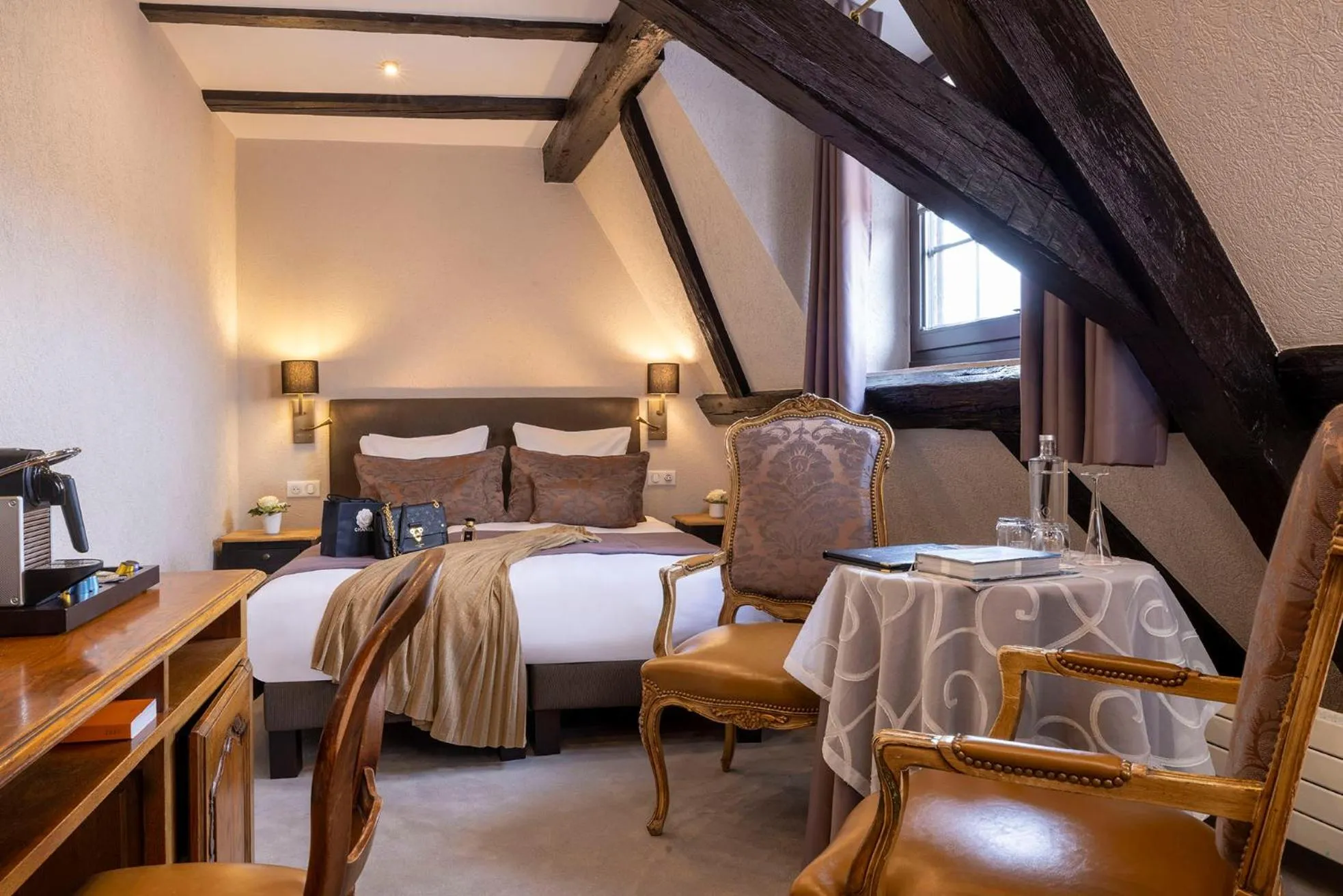 View (from property/room), Bed in Hotel Restaurant Le Maréchal - Teritoria