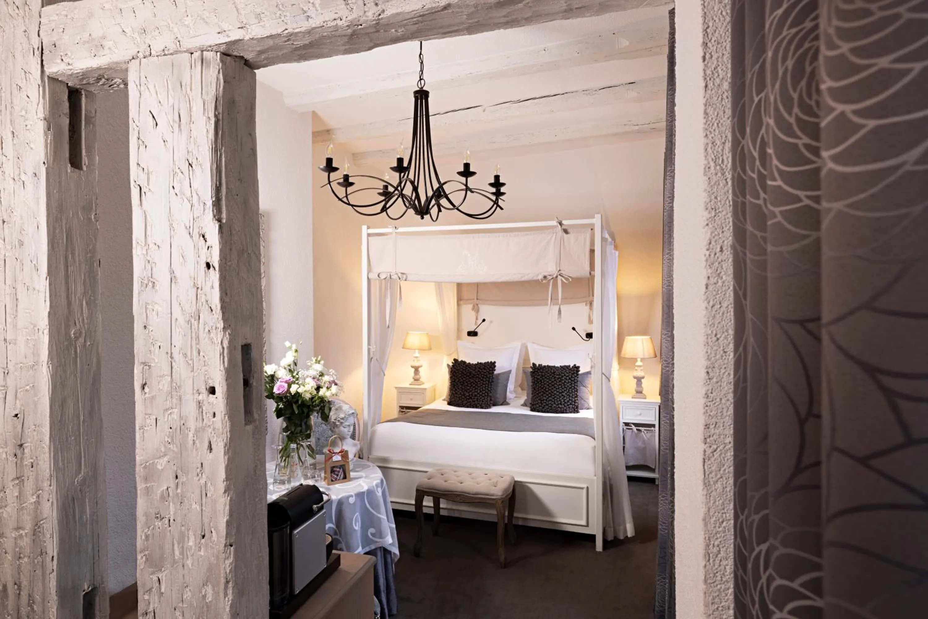 Bed in Hotel Restaurant Le Maréchal - Teritoria