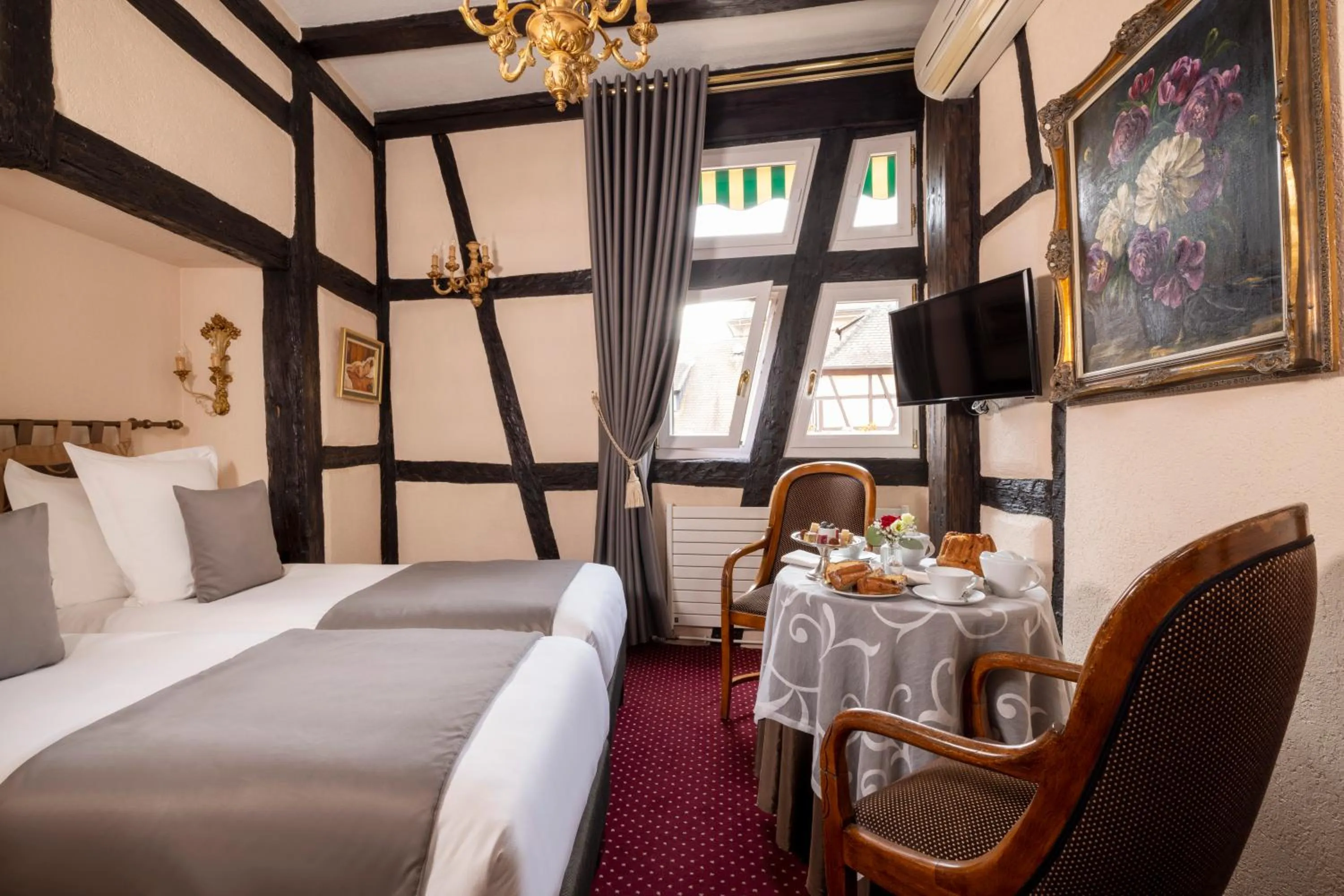 View (from property/room), Bed in Hotel Restaurant Le Maréchal - Teritoria