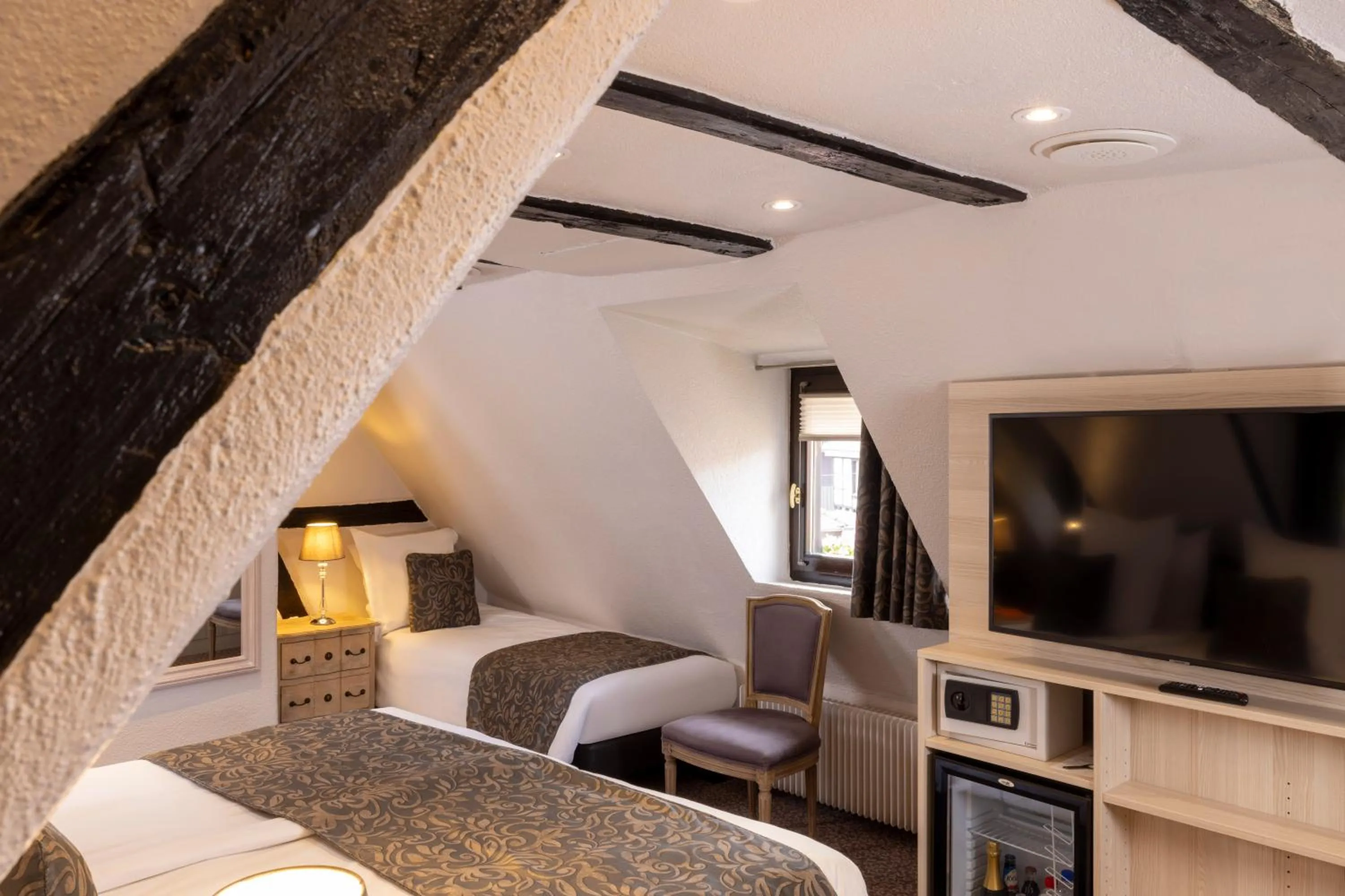 TV and multimedia in Hotel Restaurant Le Maréchal - Teritoria