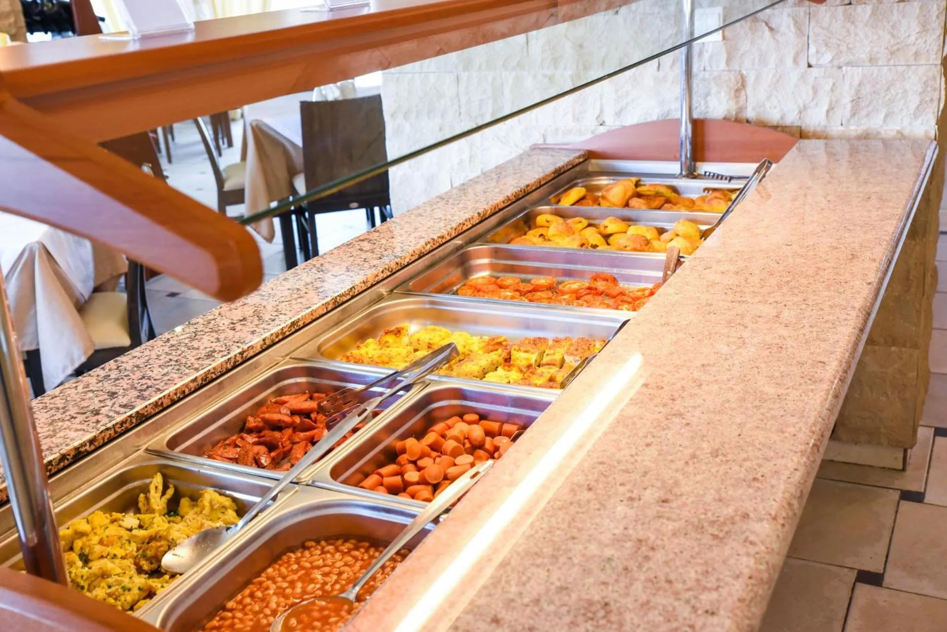 Food and drinks in Eurohotel Theo Hotel