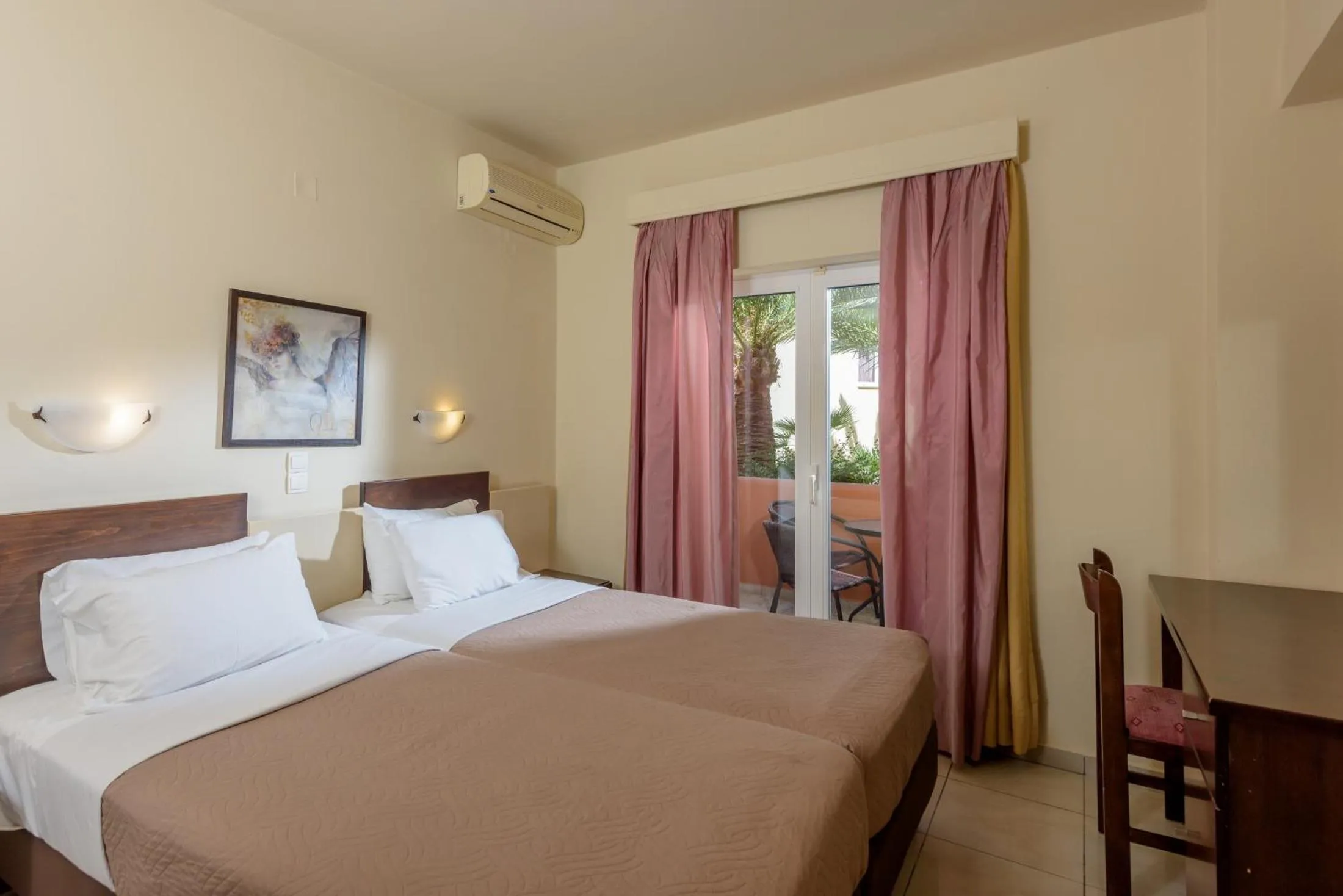 Bedroom, Bed in Eurohotel Theo Hotel