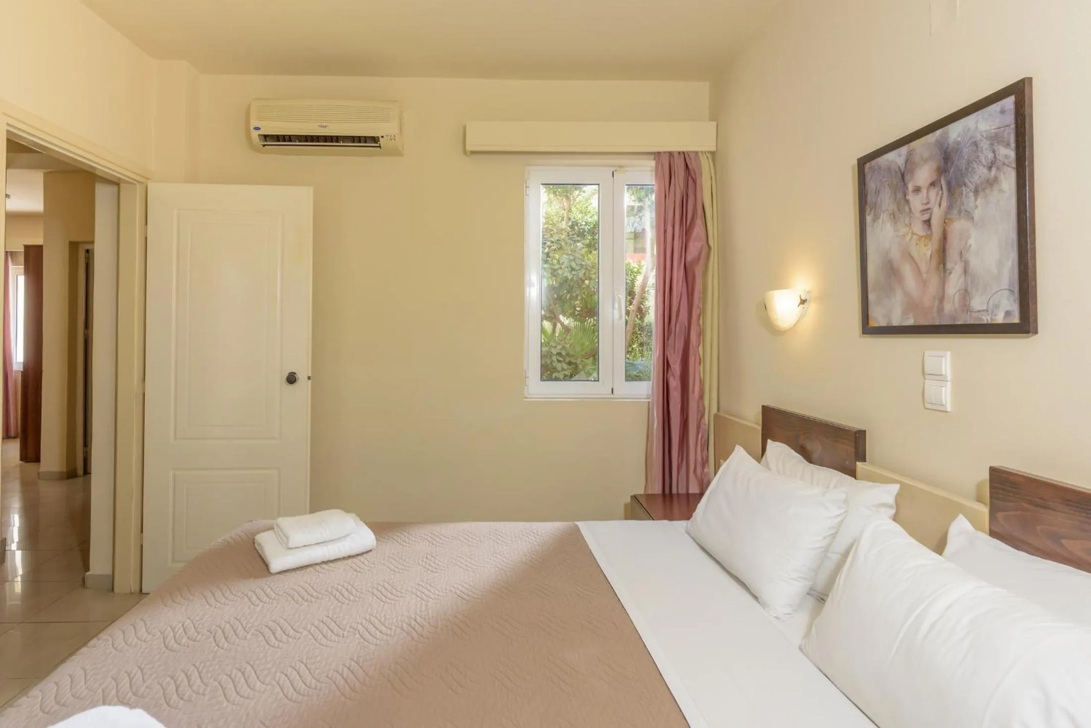 Bedroom, Bed in Eurohotel Theo Hotel