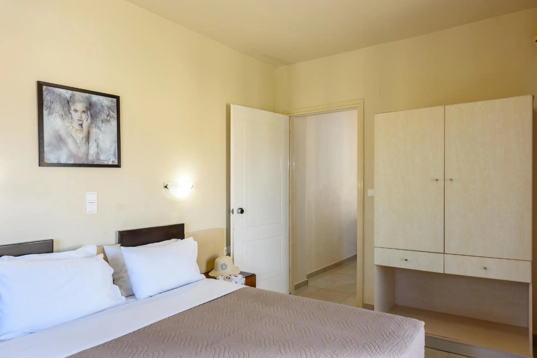 Bedroom, Bed in Eurohotel Theo Hotel