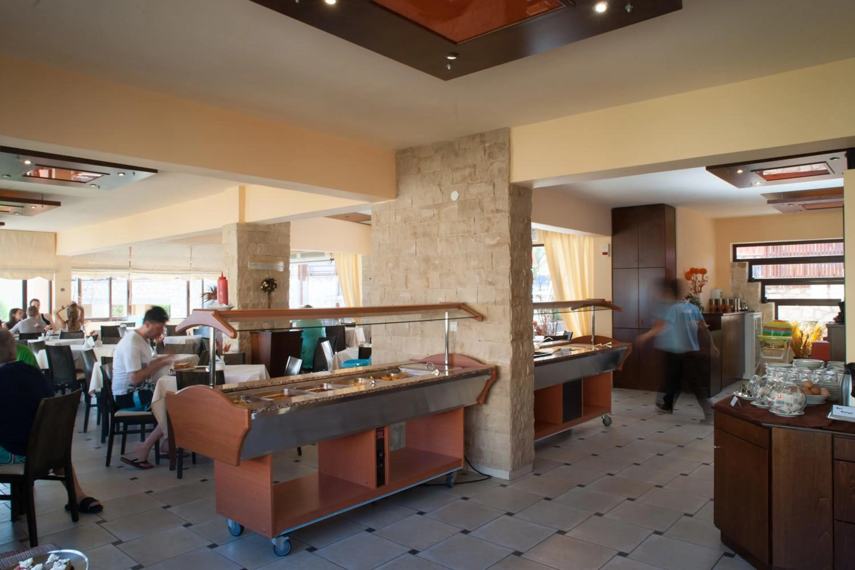 Restaurant/places to eat in Eurohotel Theo Hotel