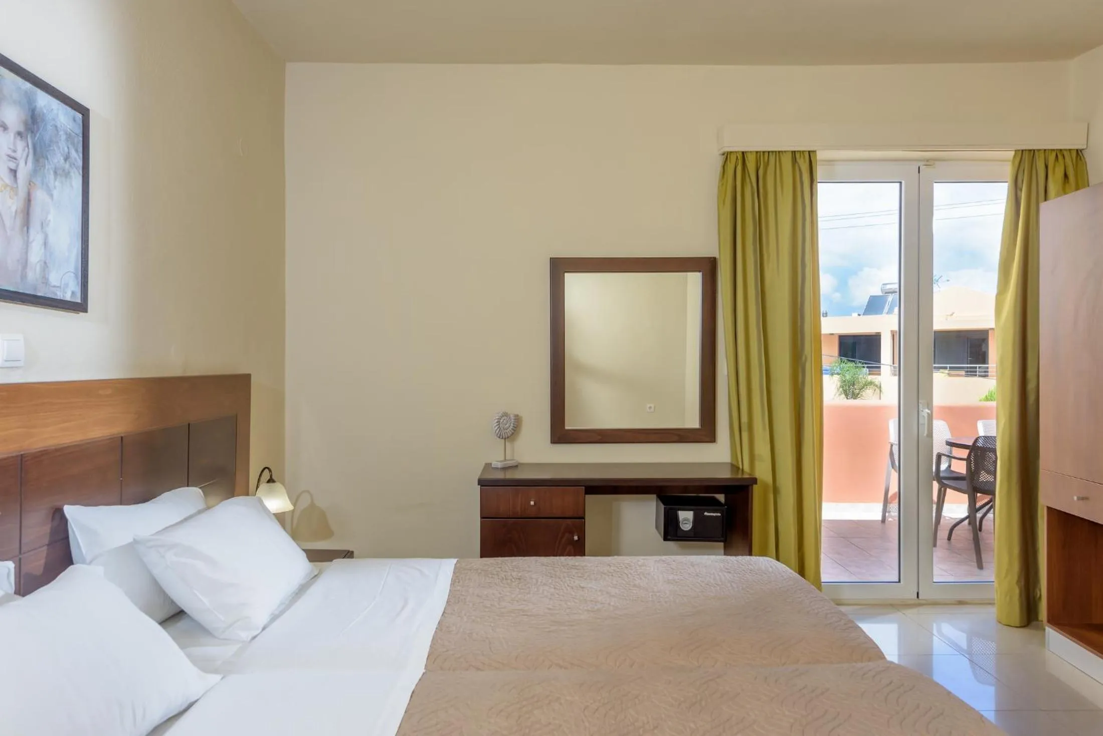 Bedroom, Bed in Eurohotel Theo Hotel